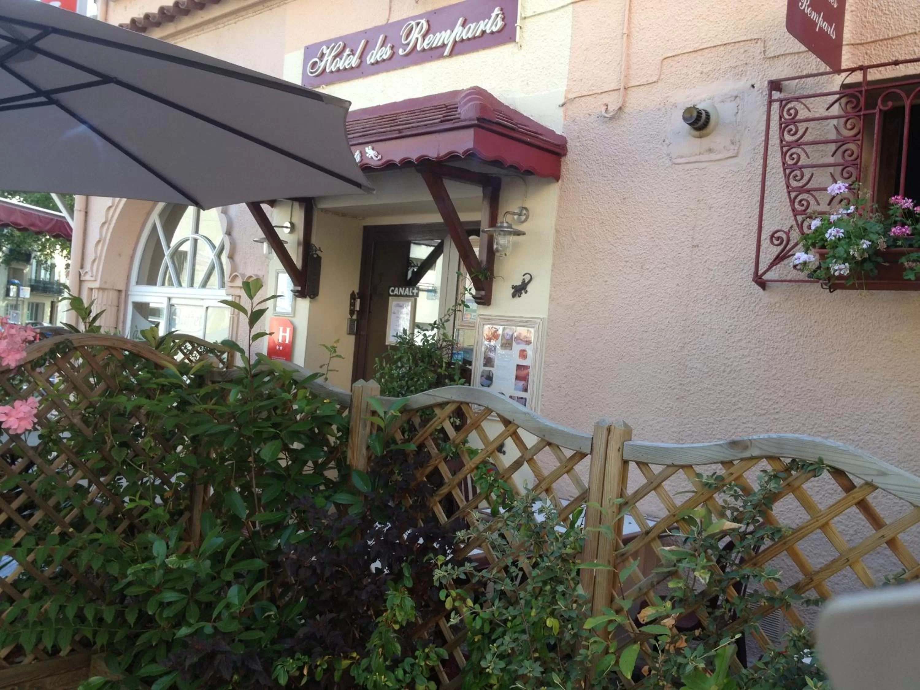 Facade/entrance in Hotel des Remparts