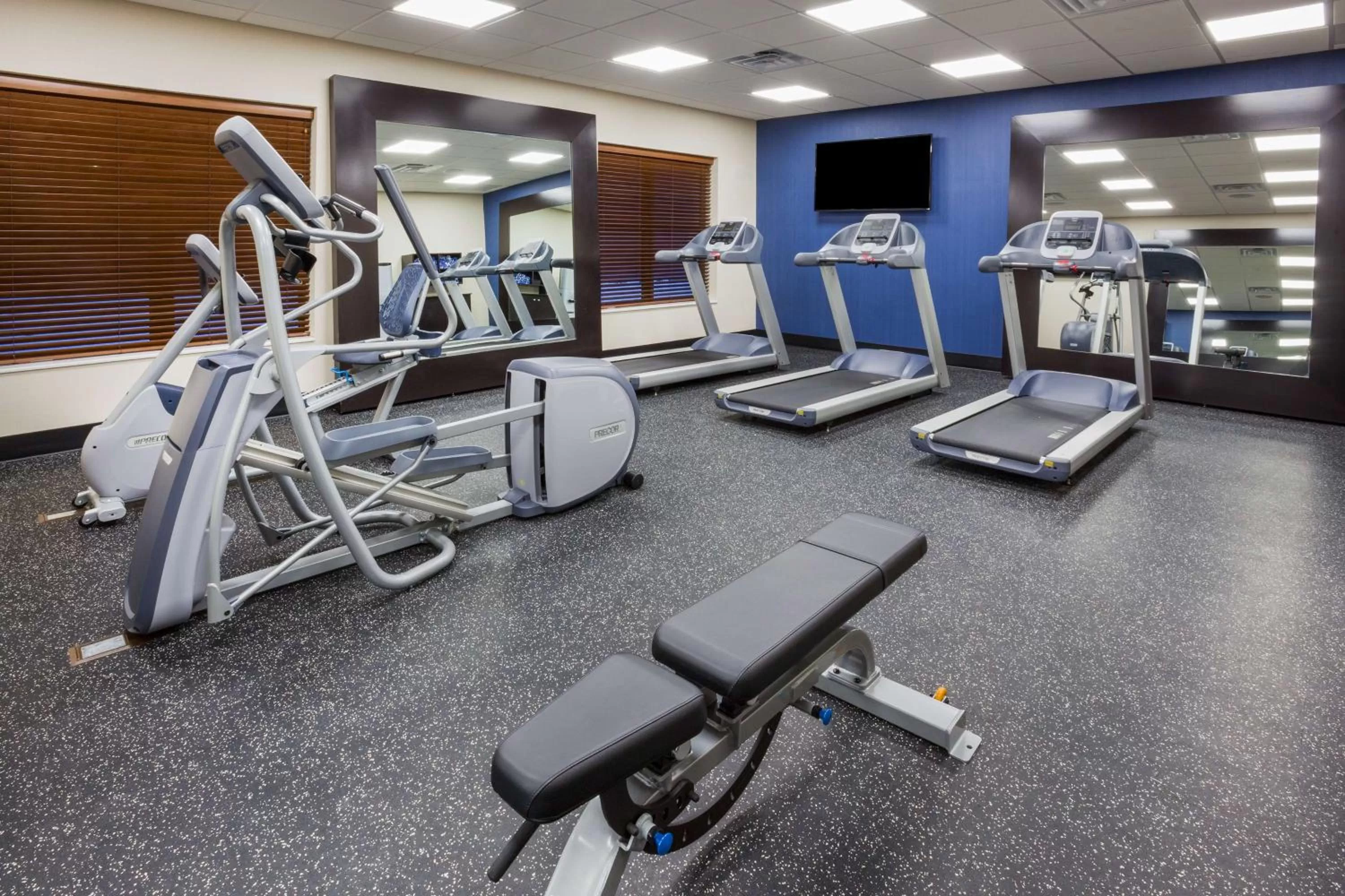 Fitness centre/facilities in Hampton Inn & Suites Sioux City South, IA