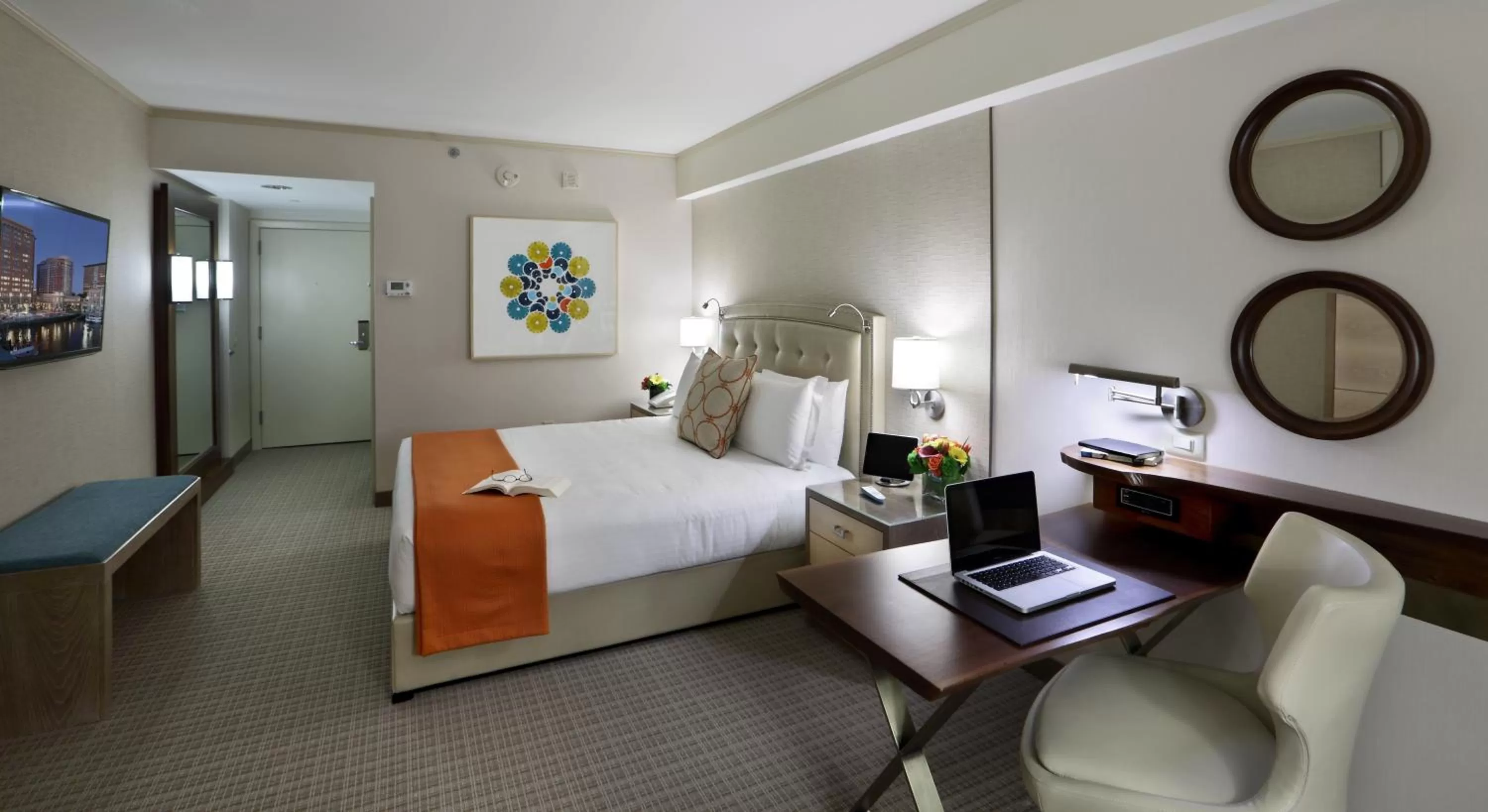 Photo of the whole room, Bed in Seaport Hotel® Boston