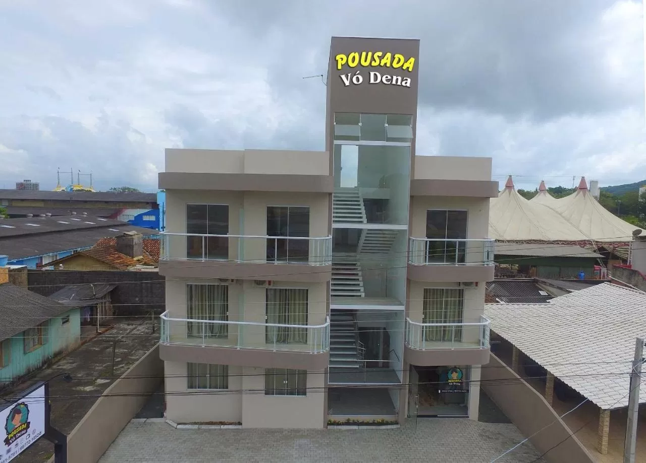 Property logo or sign in Pousada Vó Dena