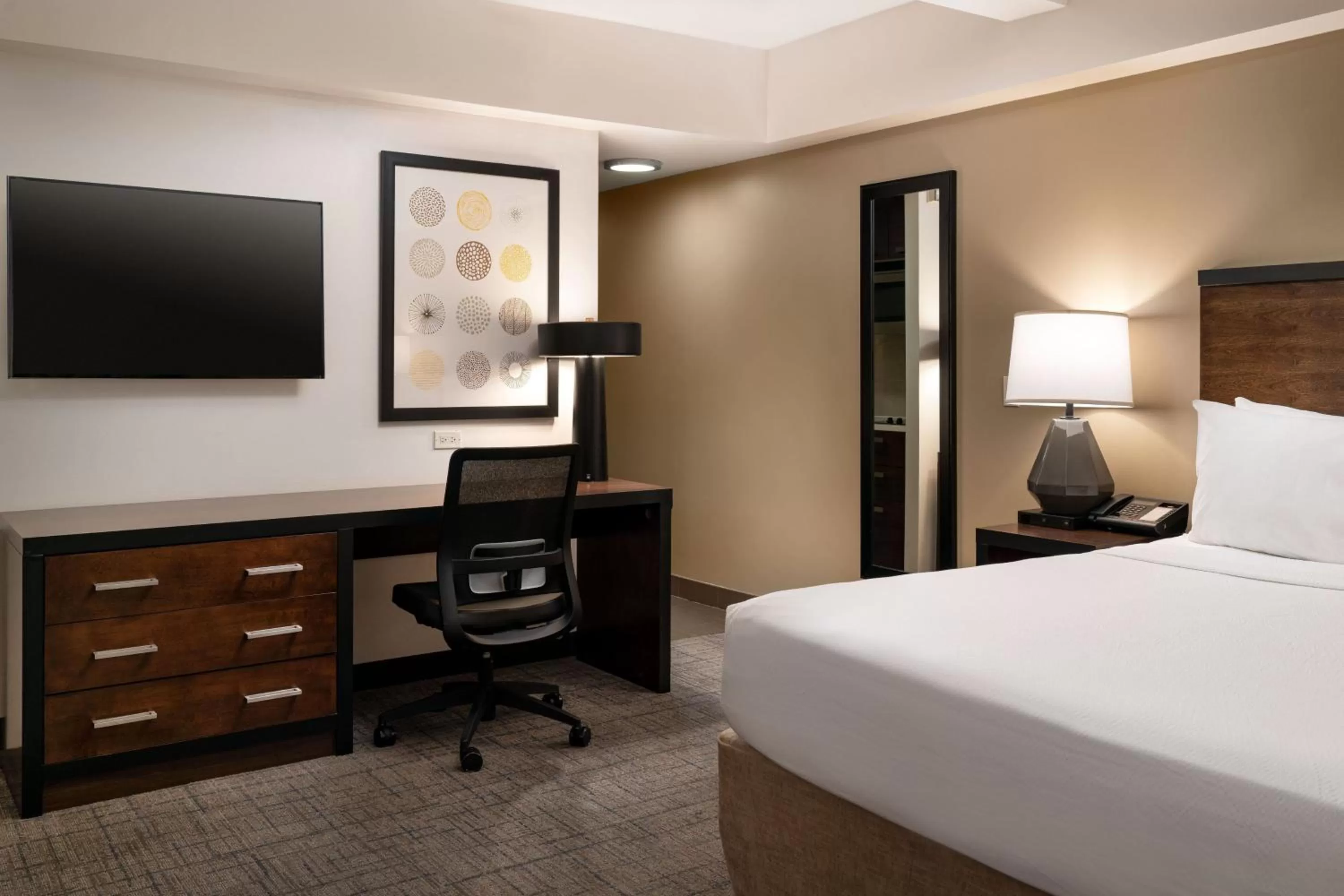 Photo of the whole room, Bed in Residence Inn by Marriott New York Manhattan/ Midtown Eastside