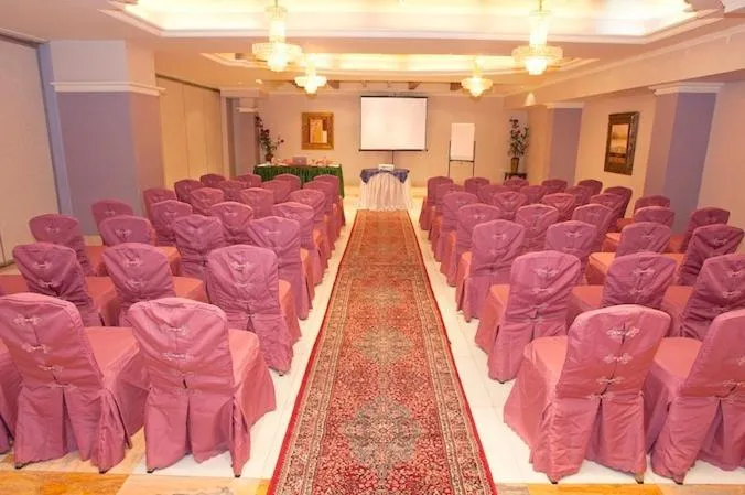 Business facilities in Safeer Plaza Hotel