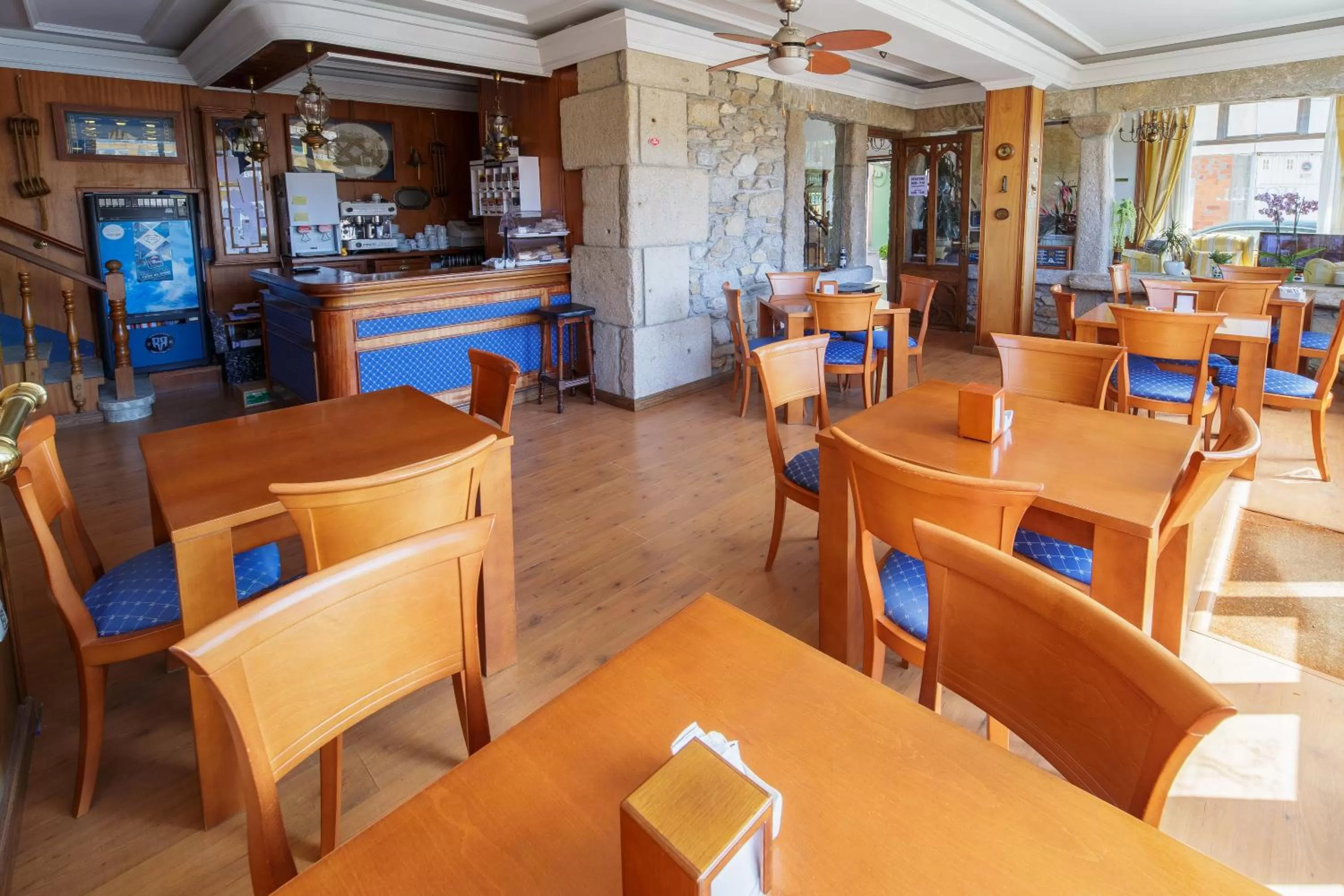 Lounge or bar in As Areas I