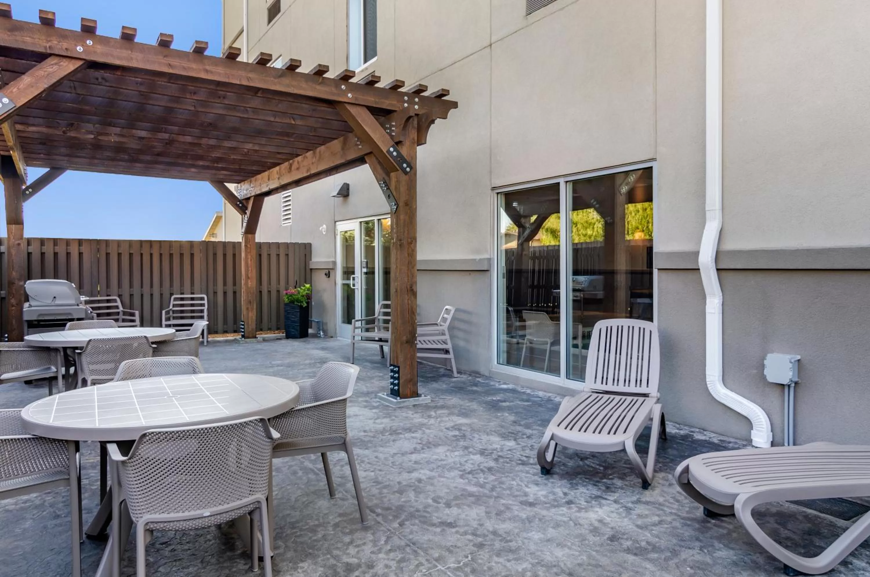 Patio in MainStay Suites Great Falls Airport