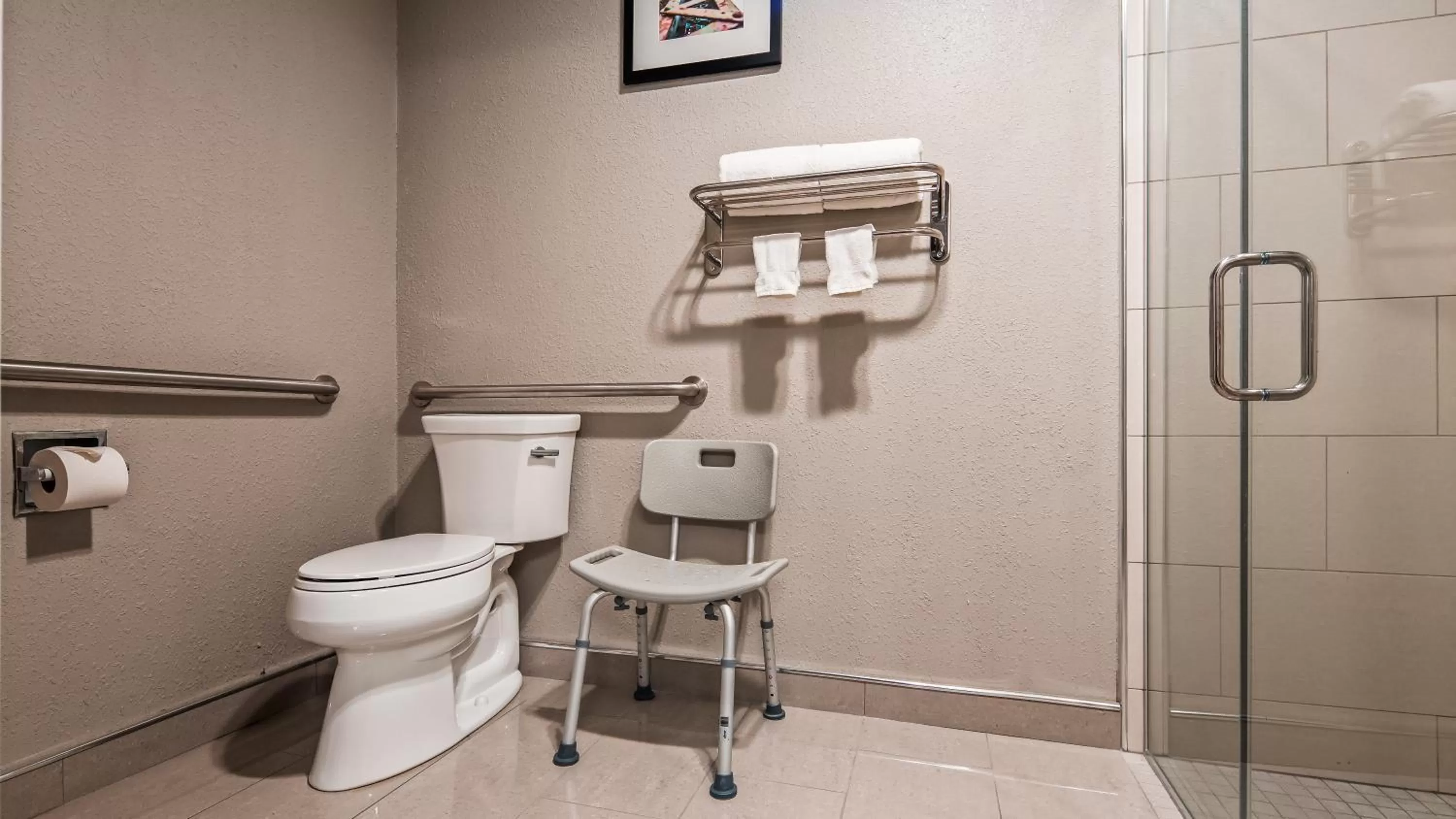 Shower in Best Western Plus North Joliet