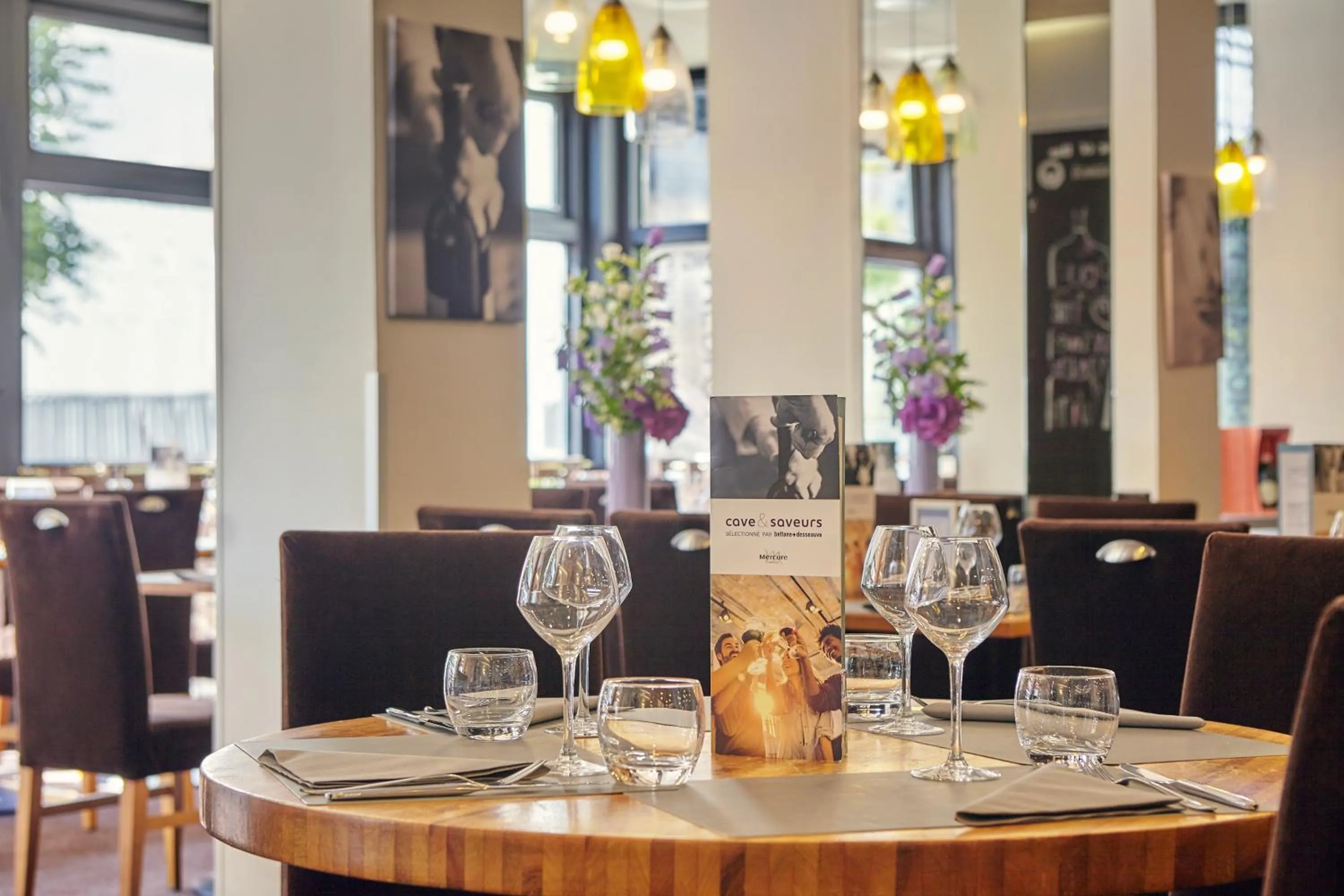 Restaurant/places to eat in Mercure Paris Porte d'Orleans