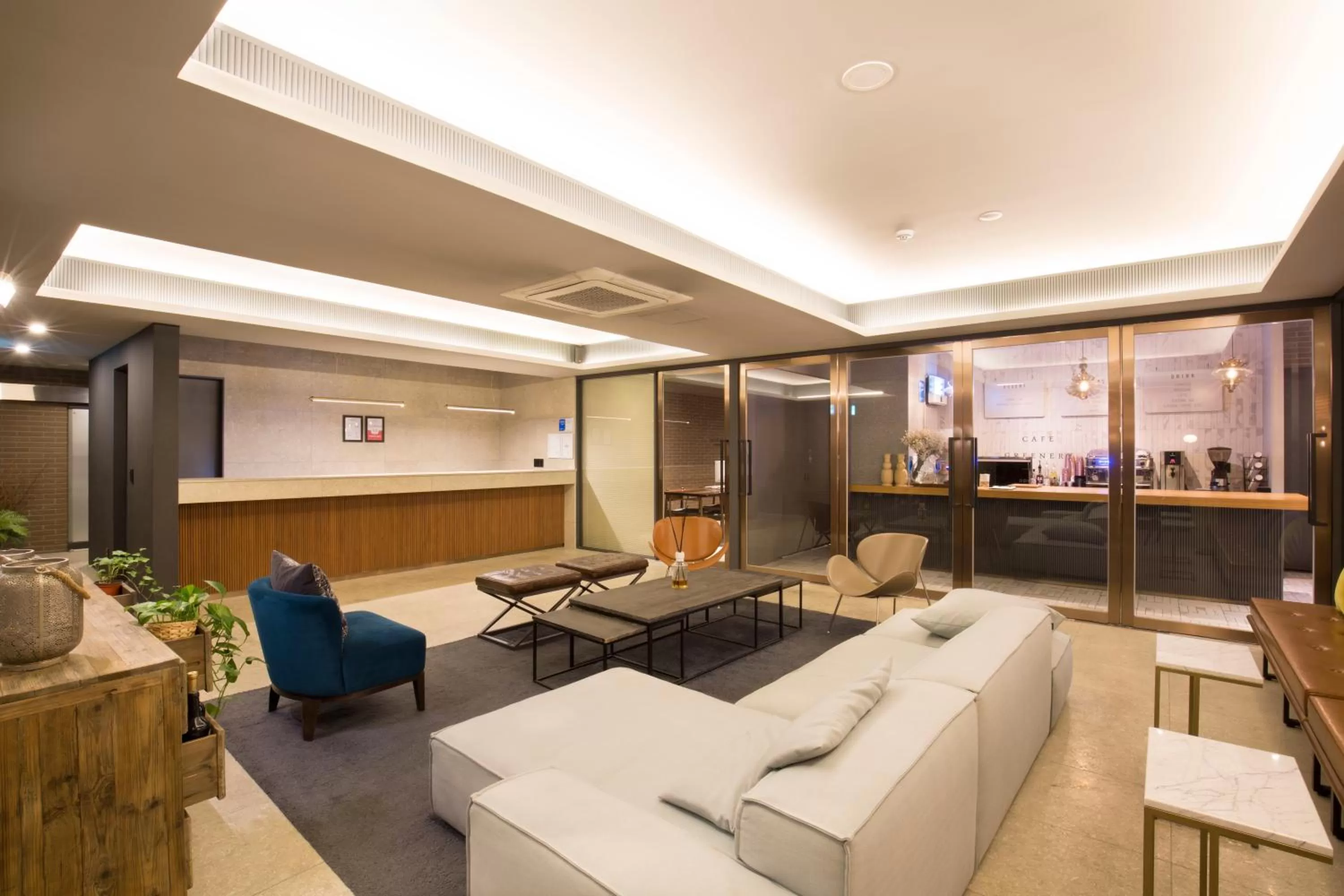 Lobby or reception in Bay Hound Hotel