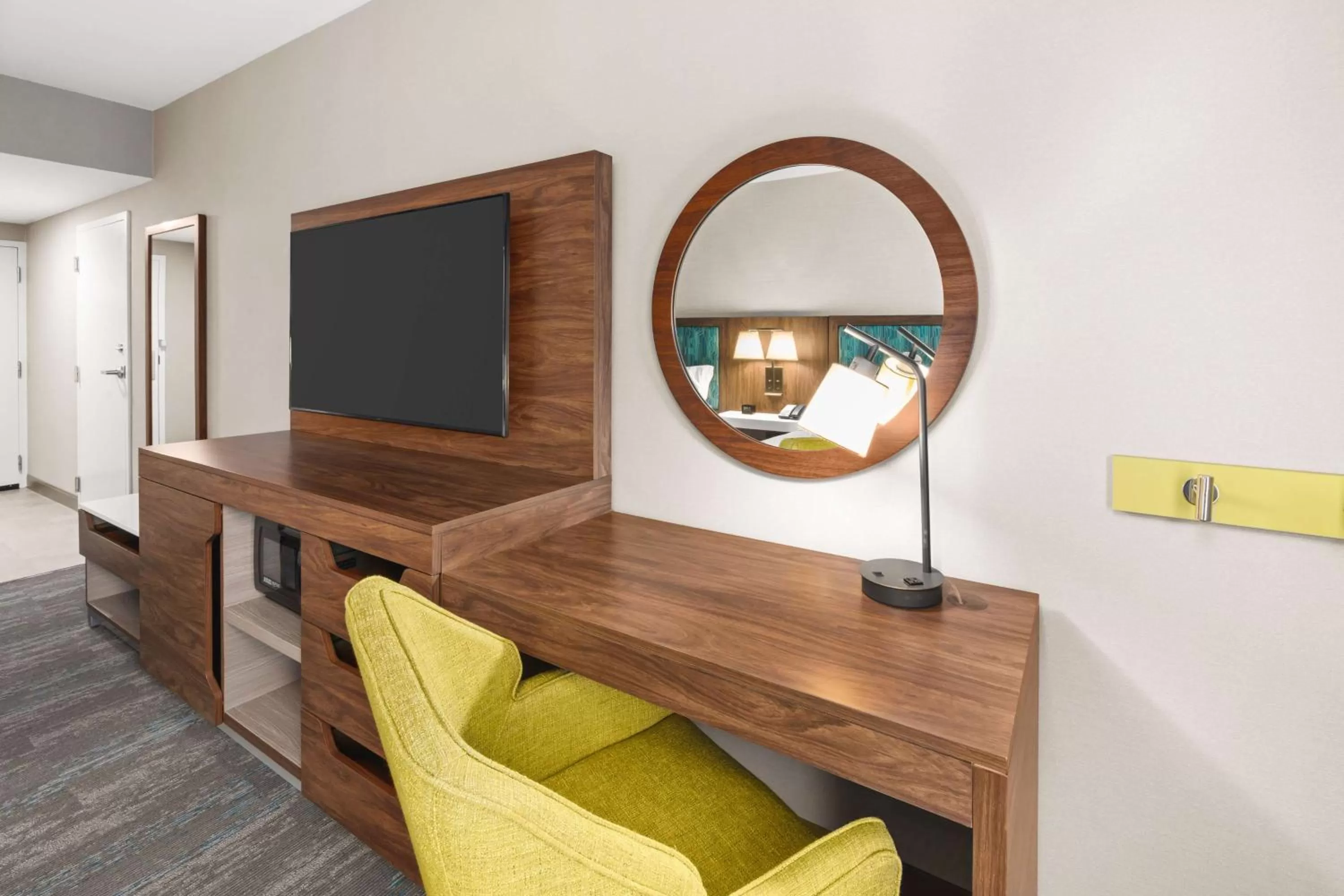 Bedroom in Hampton Inn Seekonk