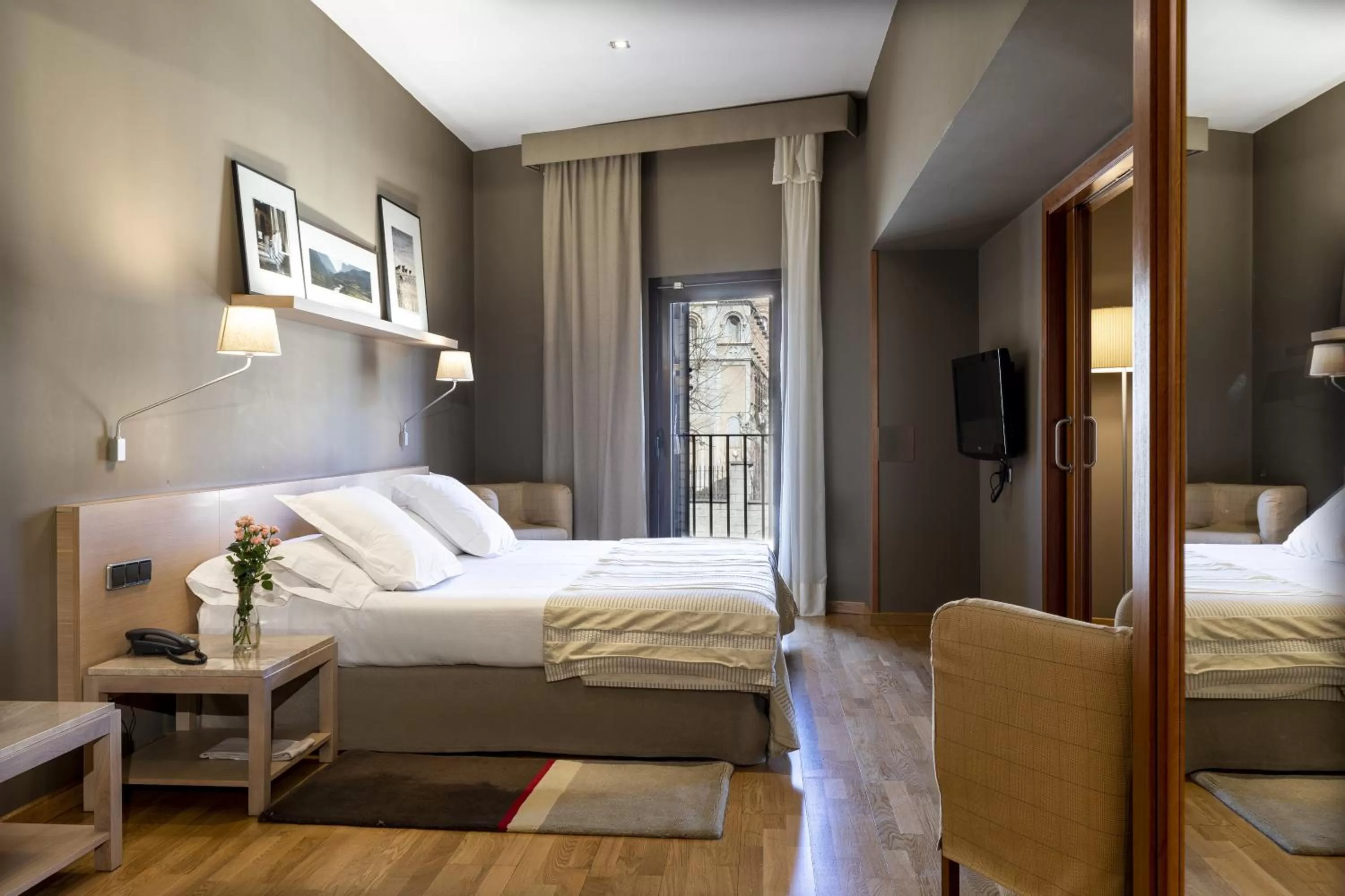 Bedroom, Bed in Parador De La Seu D'urgell