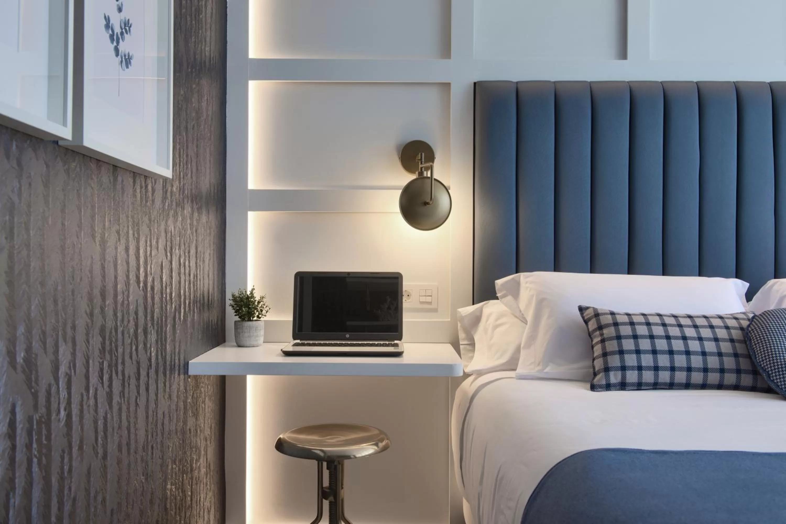 Bed in Hotel Luze El Villa