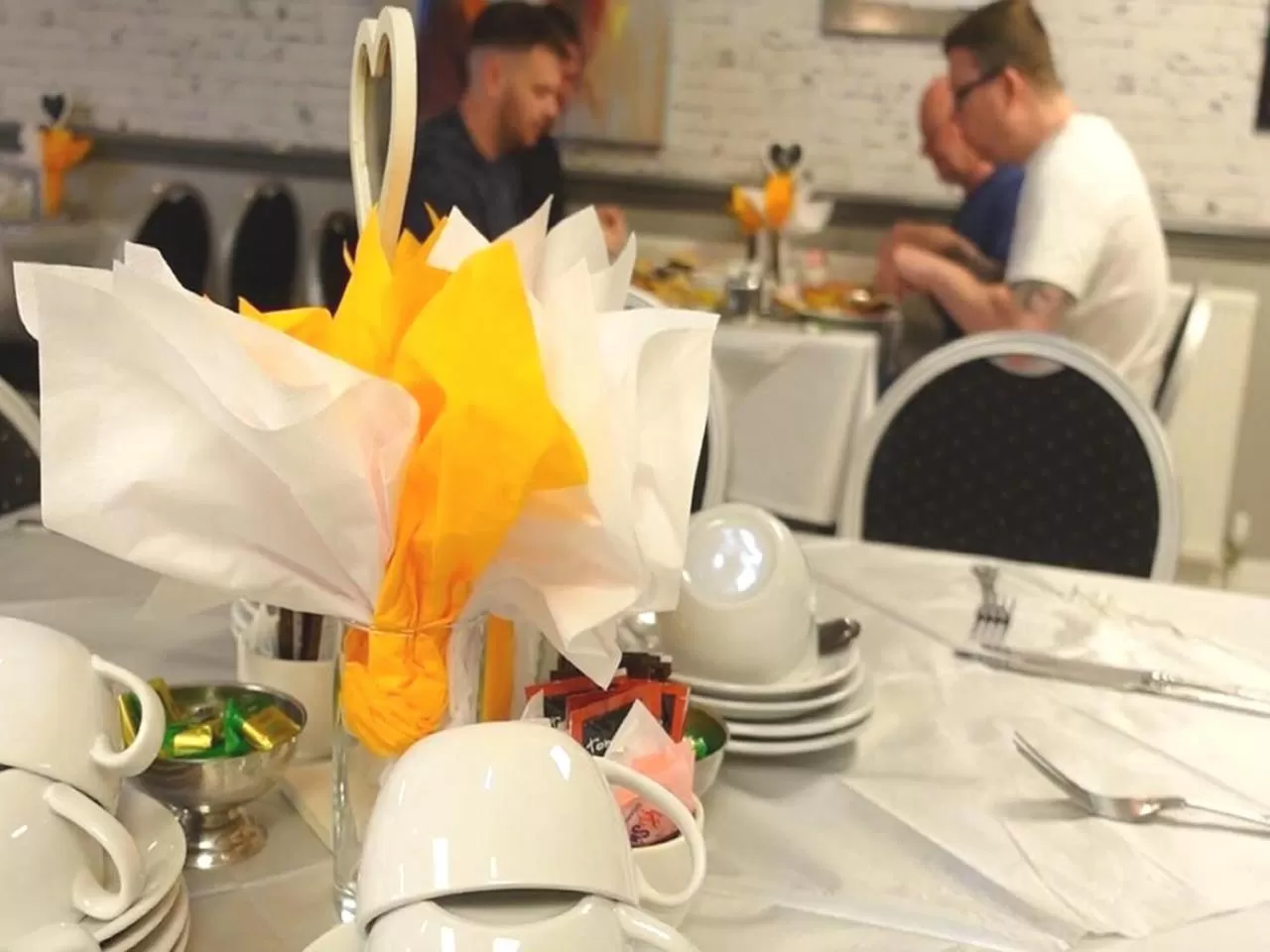 Food, Restaurant/Places to Eat in The Sandringham Court Hotel & Sports Bar-Groups Welcome here-High Speed Wi-Fi