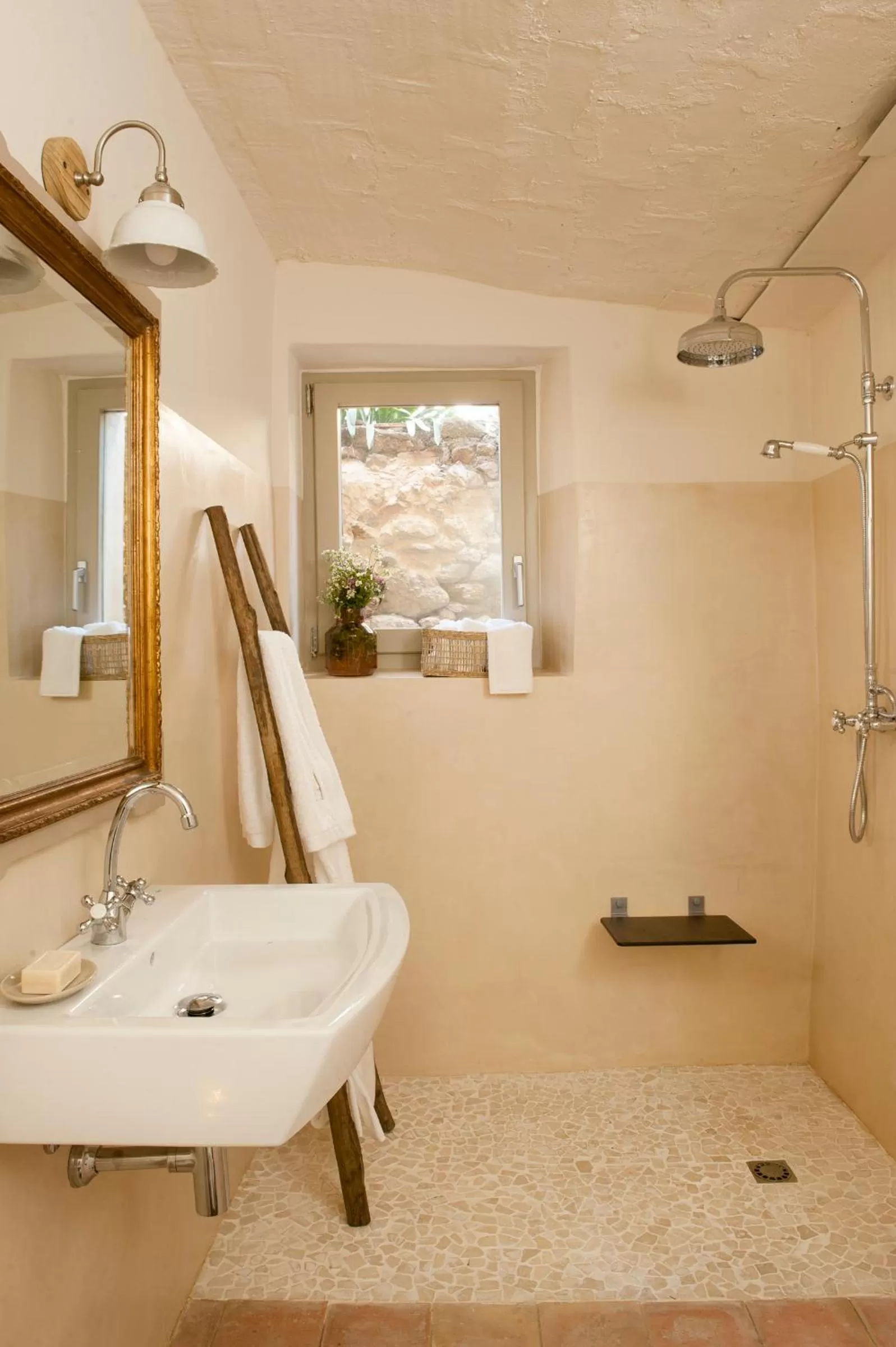 Bathroom in Arkhé Hotel Boutique Pals