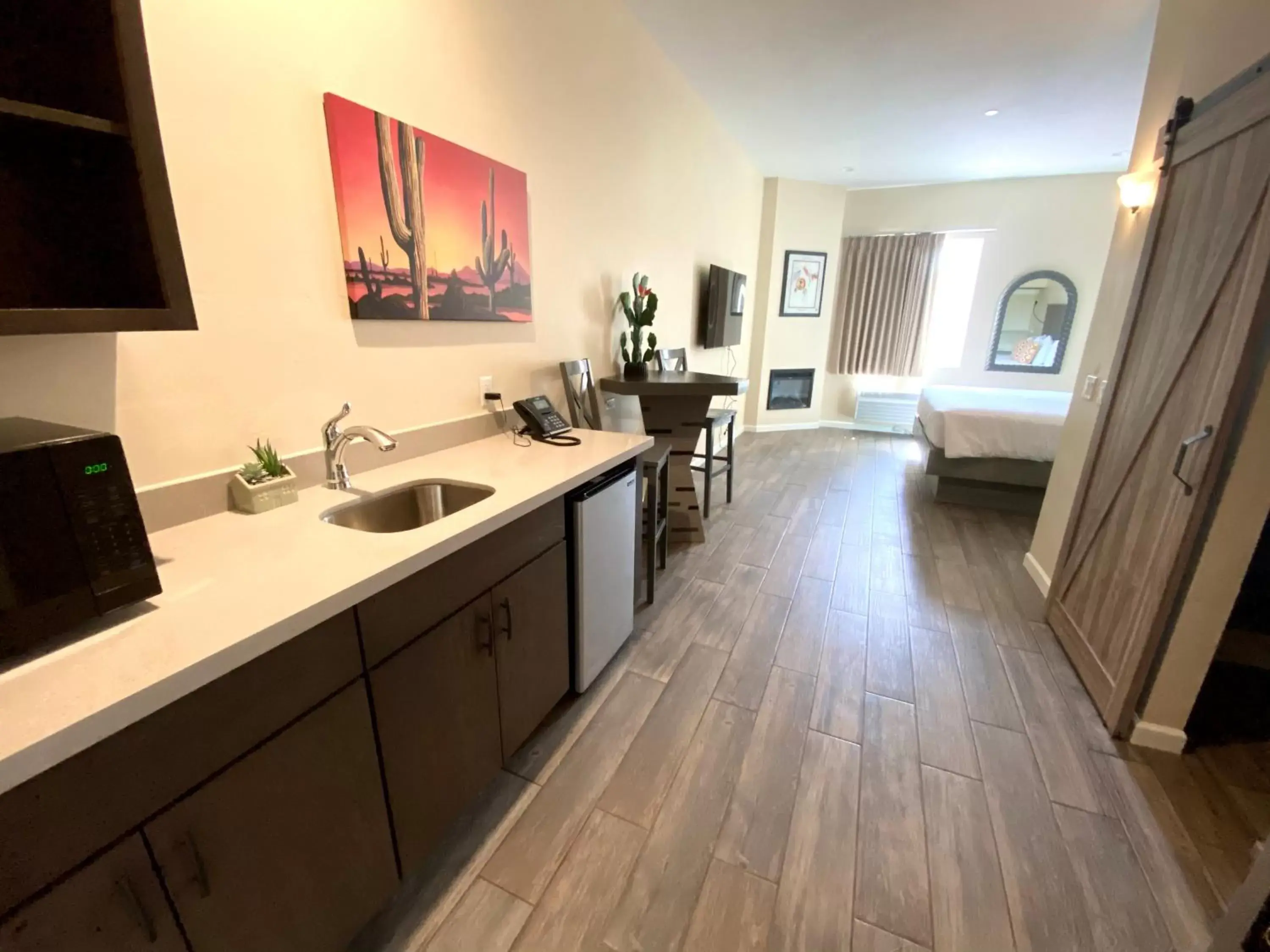 Deluxe King Room in Sedona Village Lodge Deluxe King Room in Sedona Village Lodge