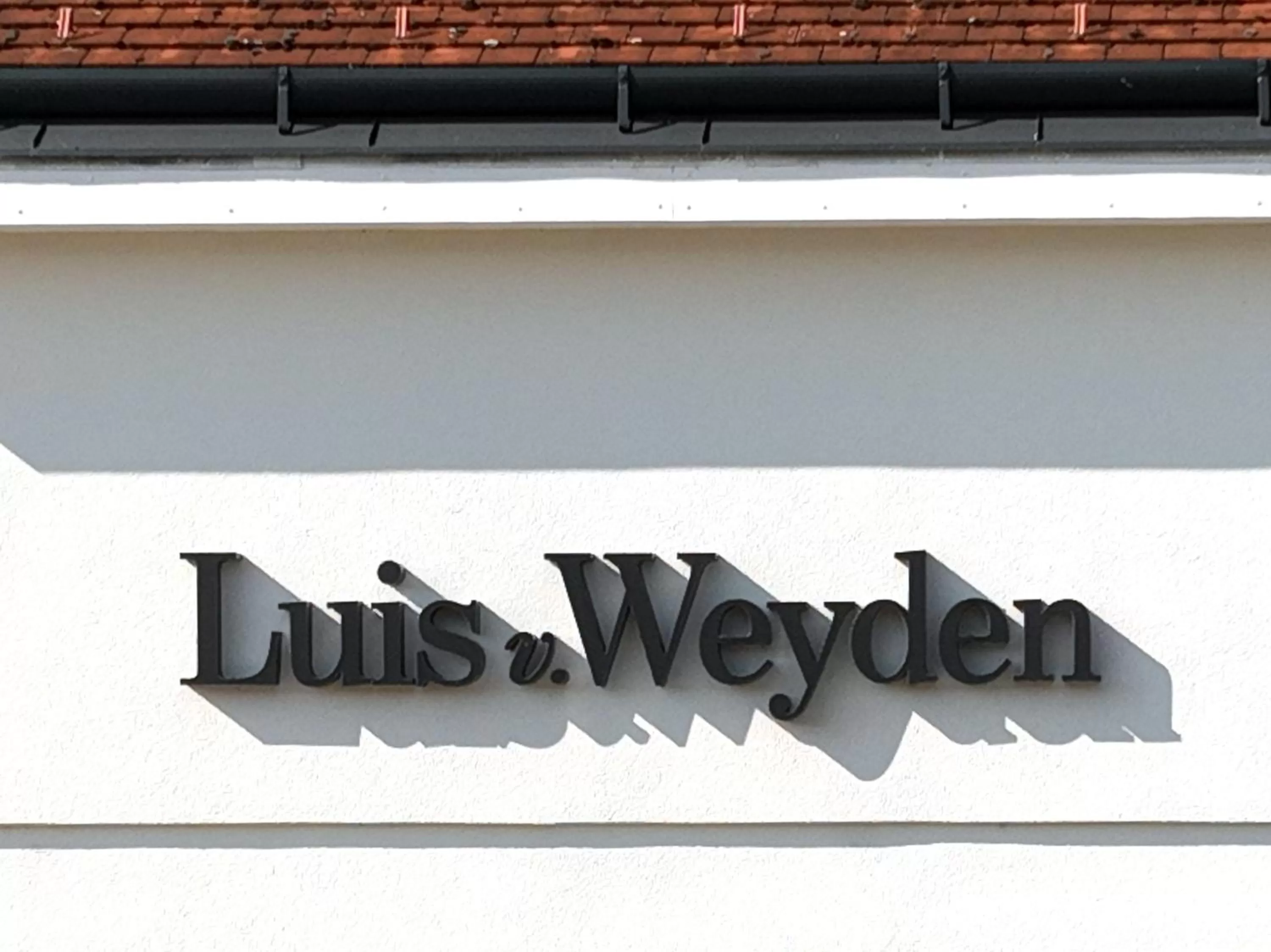 Property building in Luis von Weyden