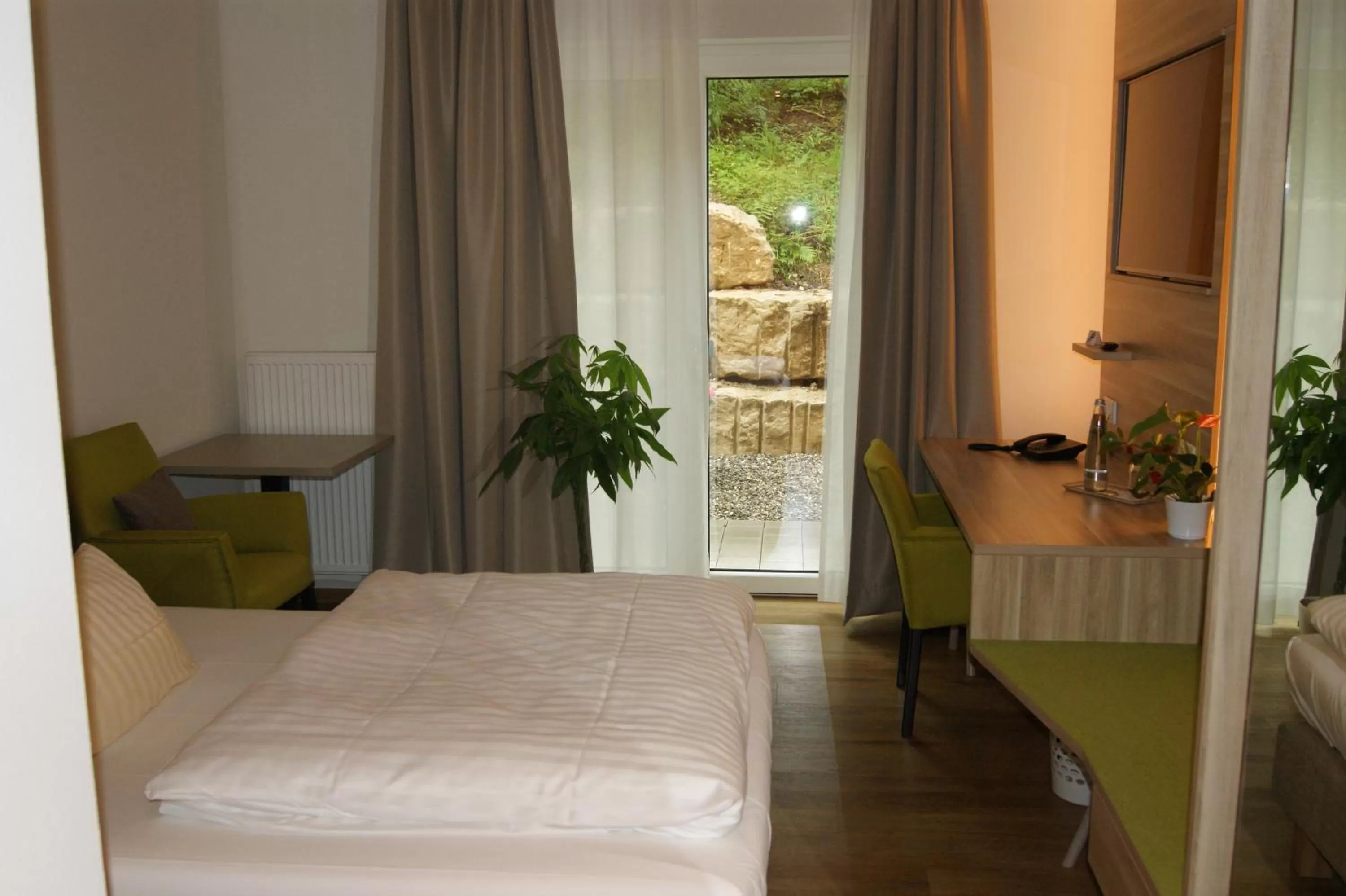 Photo of the whole room, Bed in Hotel Restaurant Muckensee