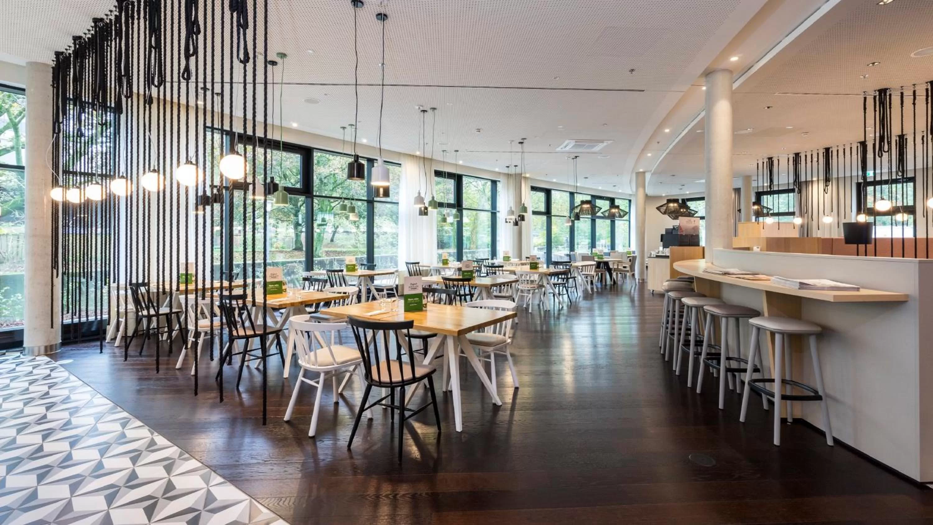 Restaurant/places to eat in Holiday Inn Hamburg - City Nord by IHG