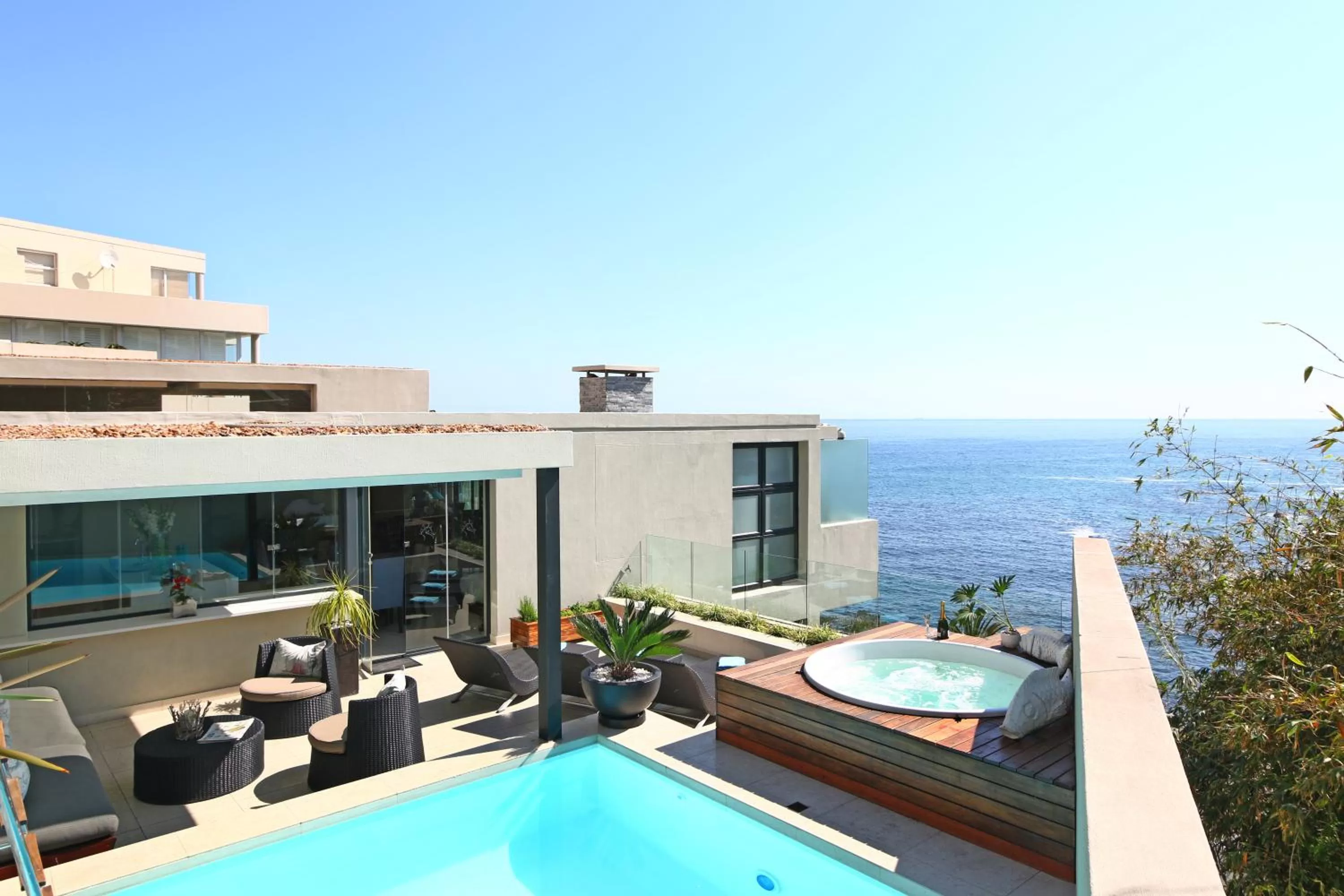 Swimming pool in Azamare Guest House