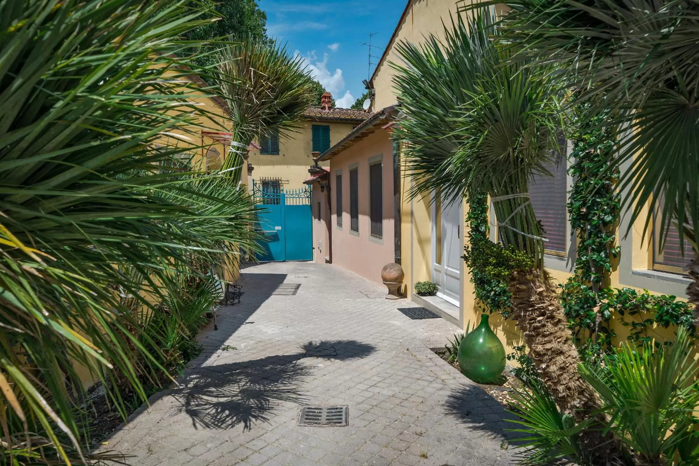 Garden view in Drom Florence Rooms & Apartments