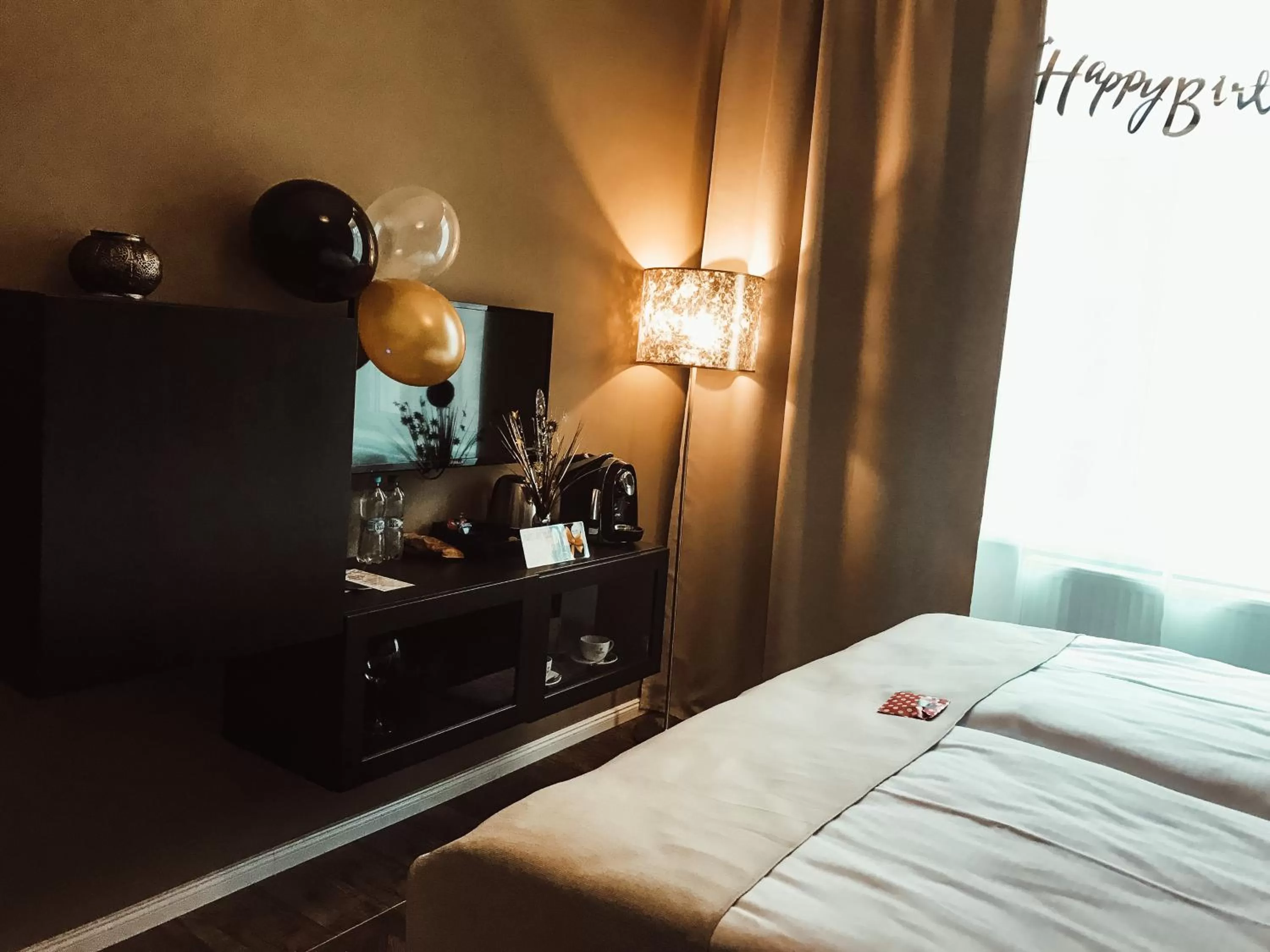 TV and multimedia, Bed in Alfons Boutique Hotel