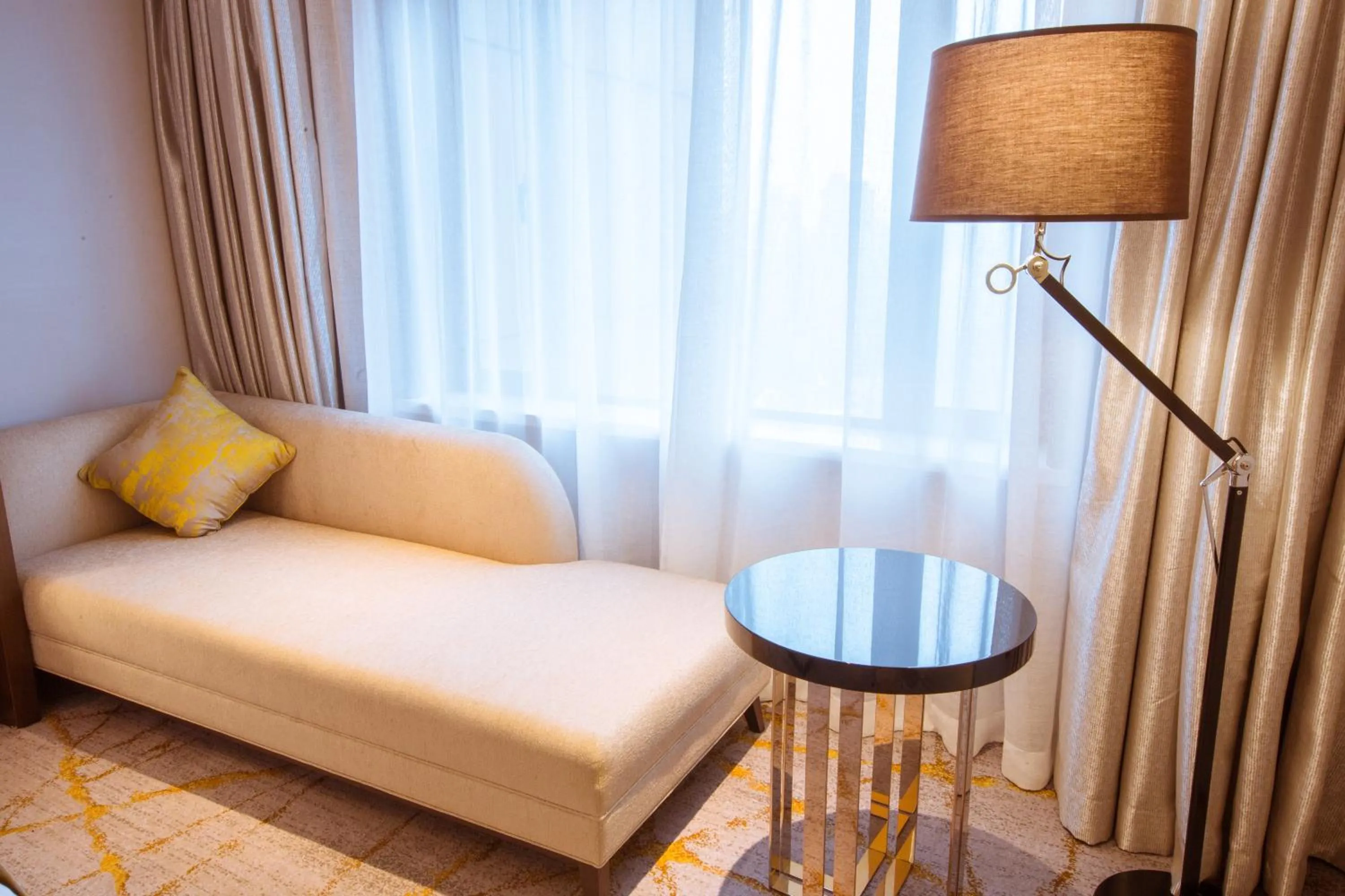 Bed in Golden Tulip Shanghai Hongqiao- A Louvre Hotel