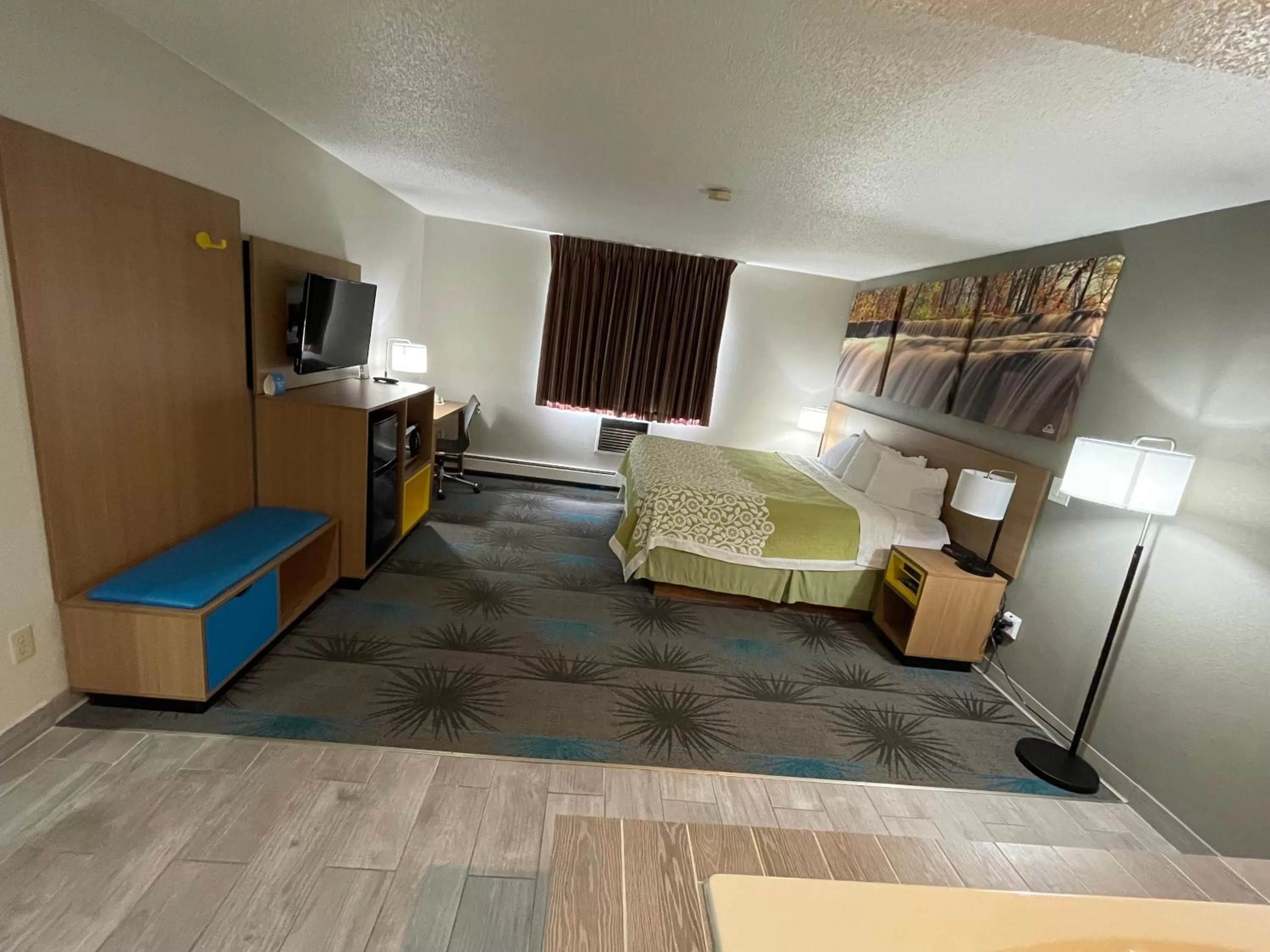 Bed in Days Inn by Wyndham Alpena