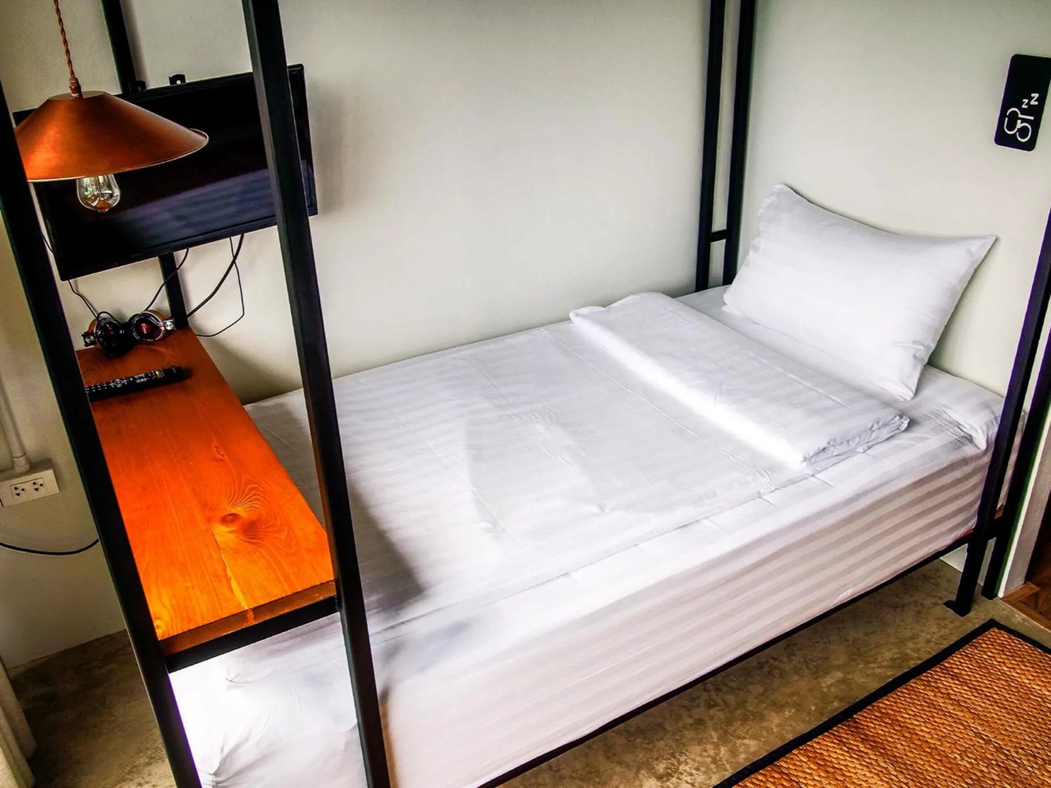 Bed in Bedgasm Hostel Chanthaburi