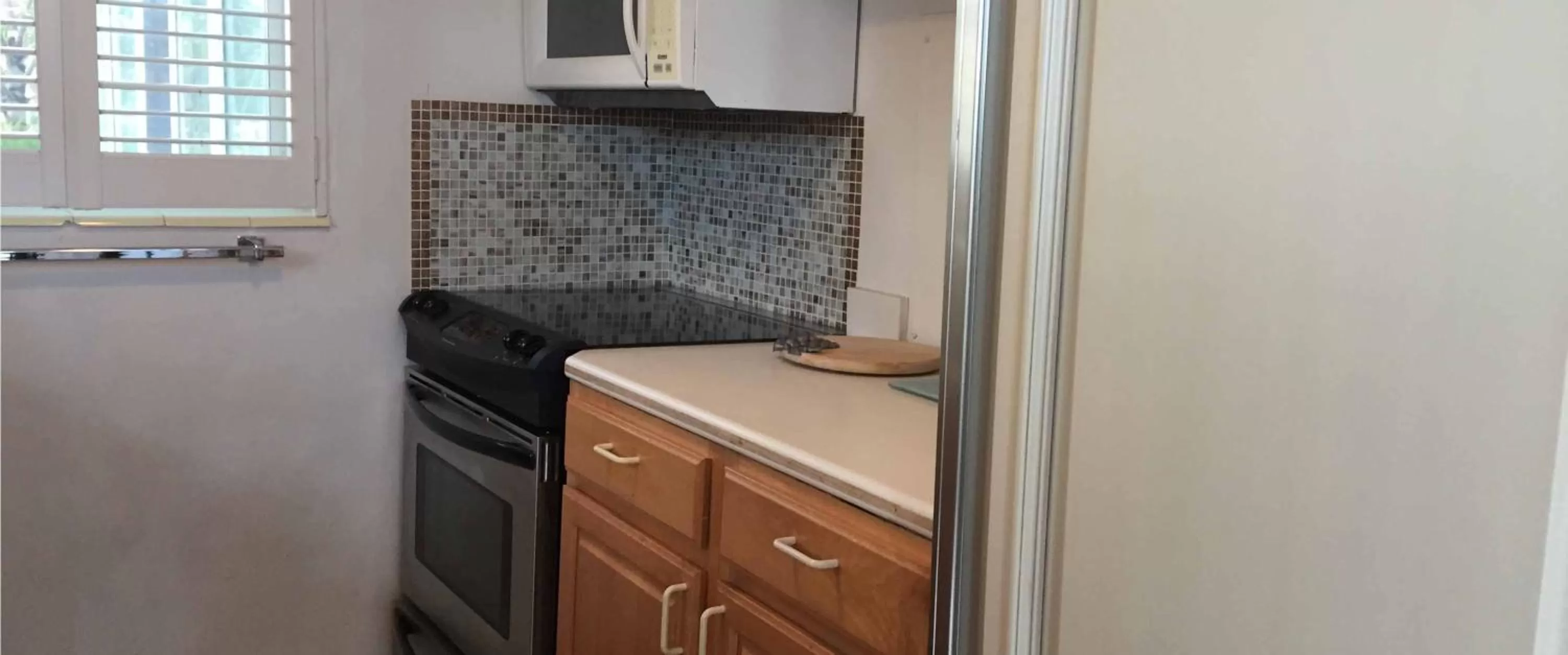 Kitchen or kitchenette in Manhattan Tower Apartment Hotel