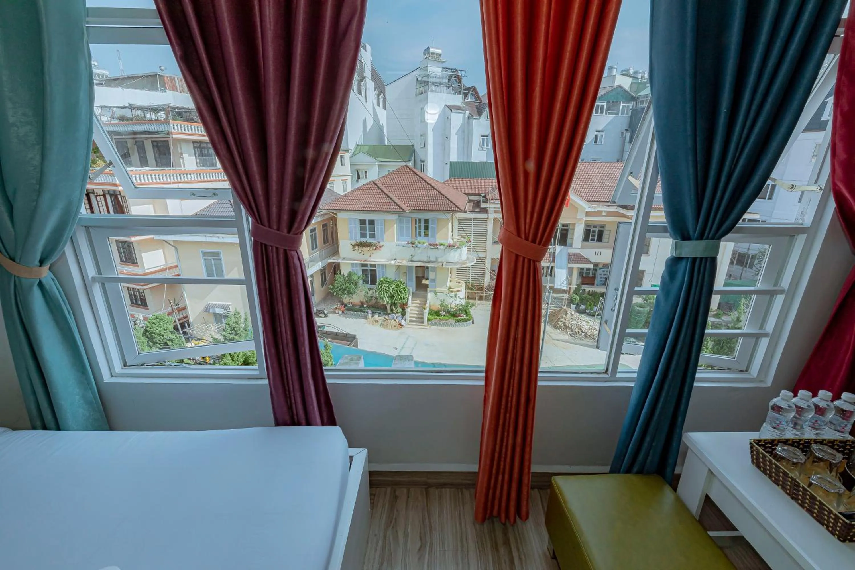 Ken's Backpackers Hotel