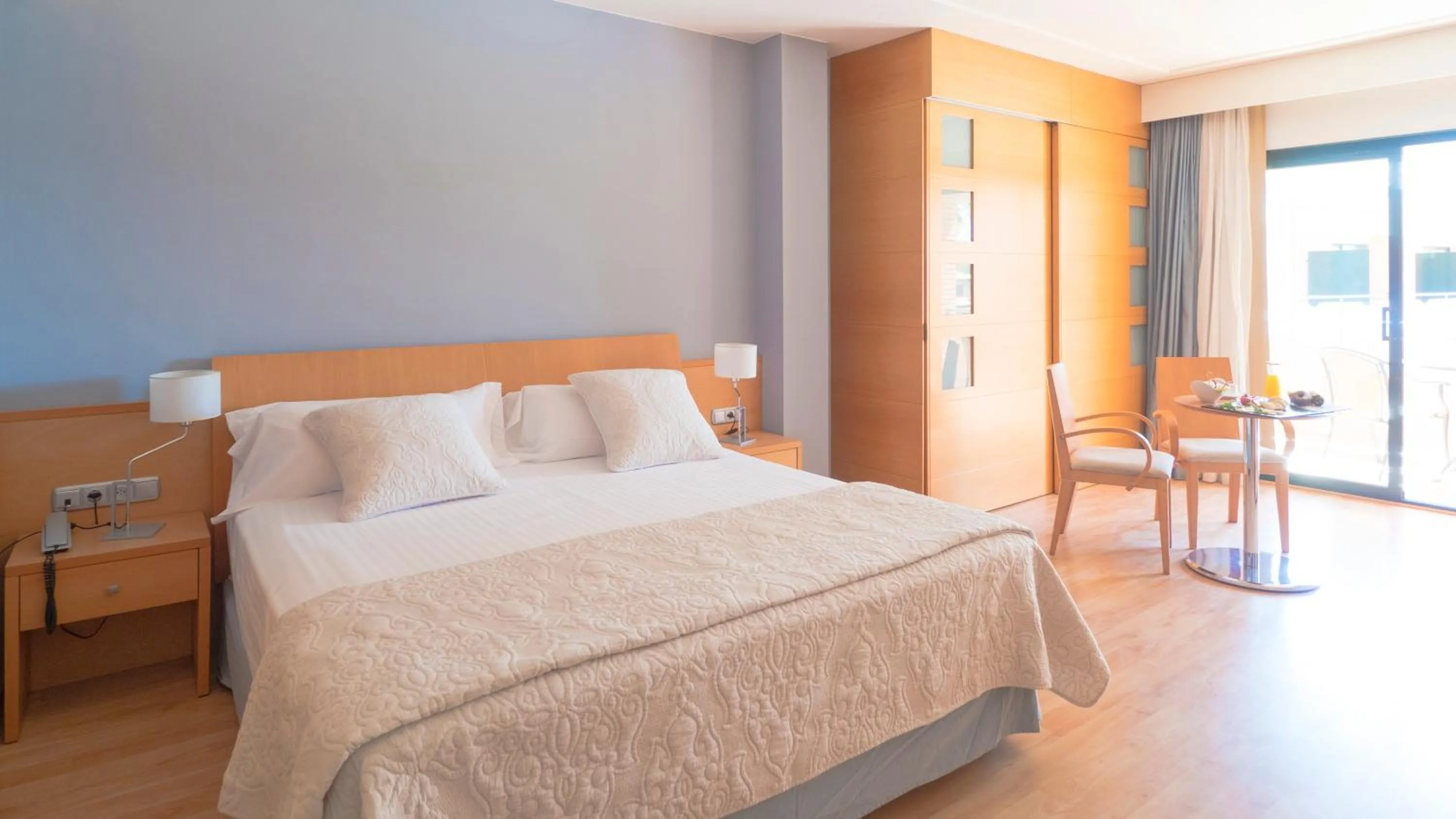 Hotel Clipper - EL DELFÍN VERDE RESORTS - Platja de Pals