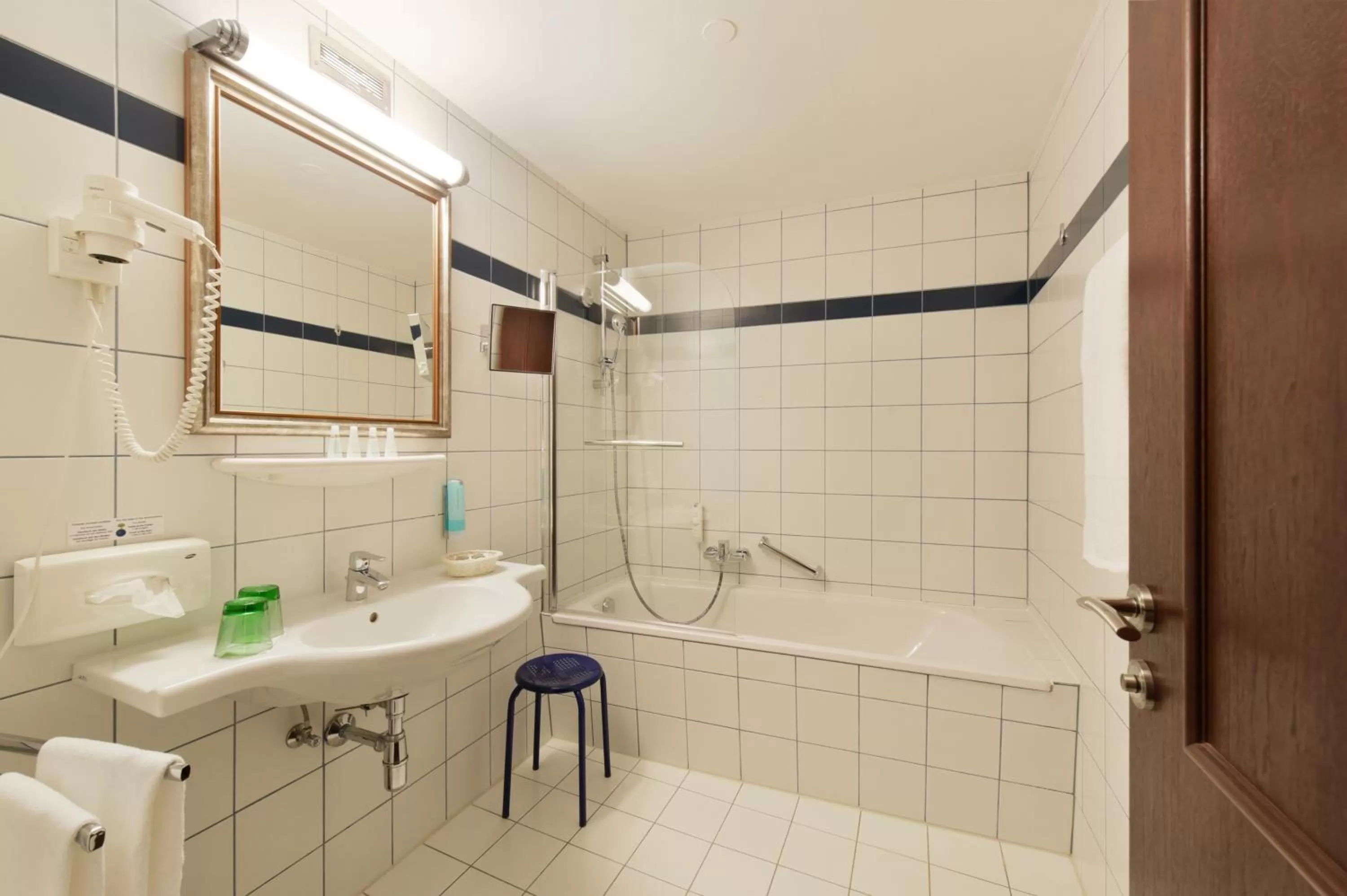 Bathroom in Cella Central Historic Boutique Hotel