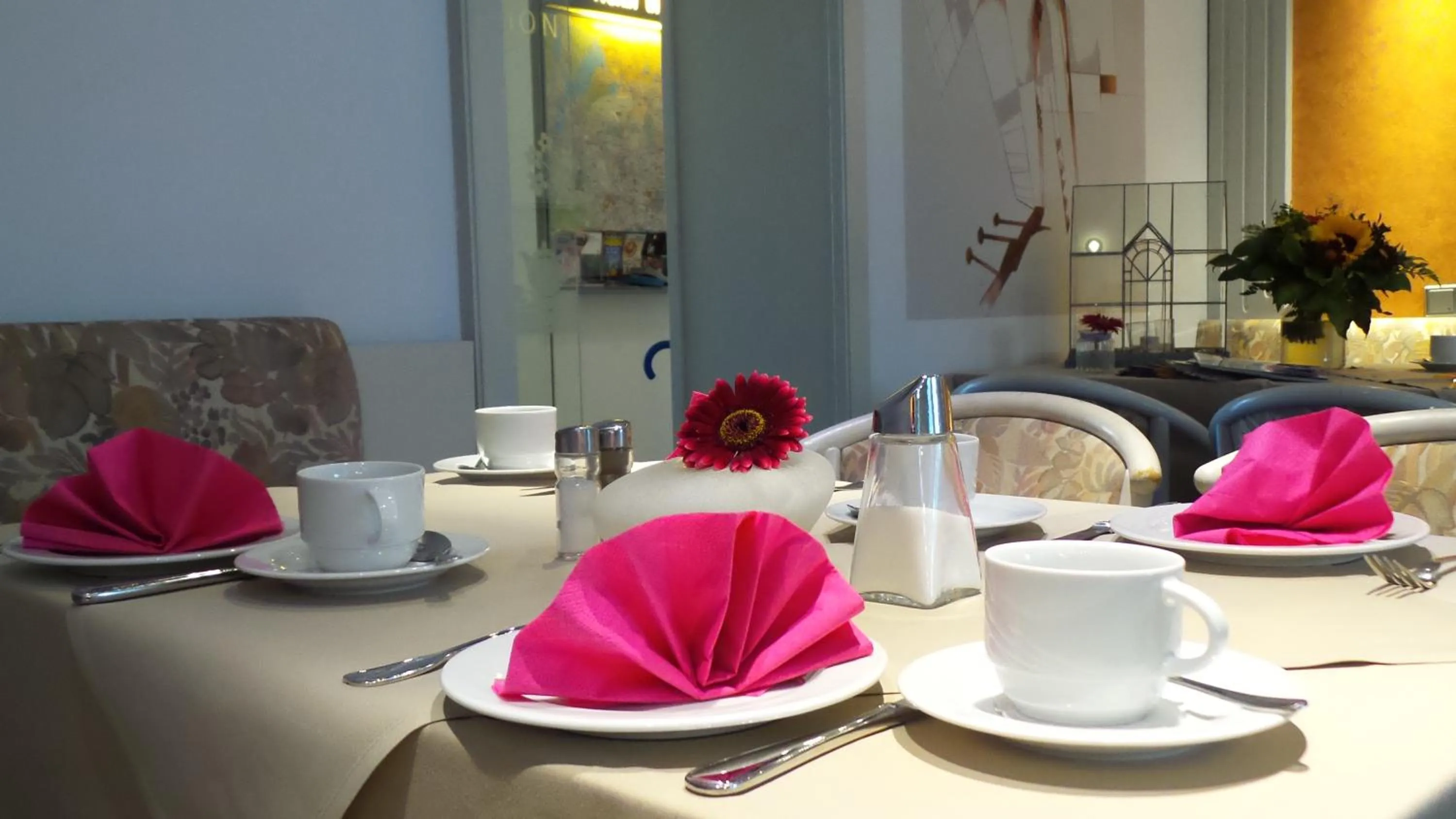 Restaurant/places to eat in Hotel Alt - Tegel