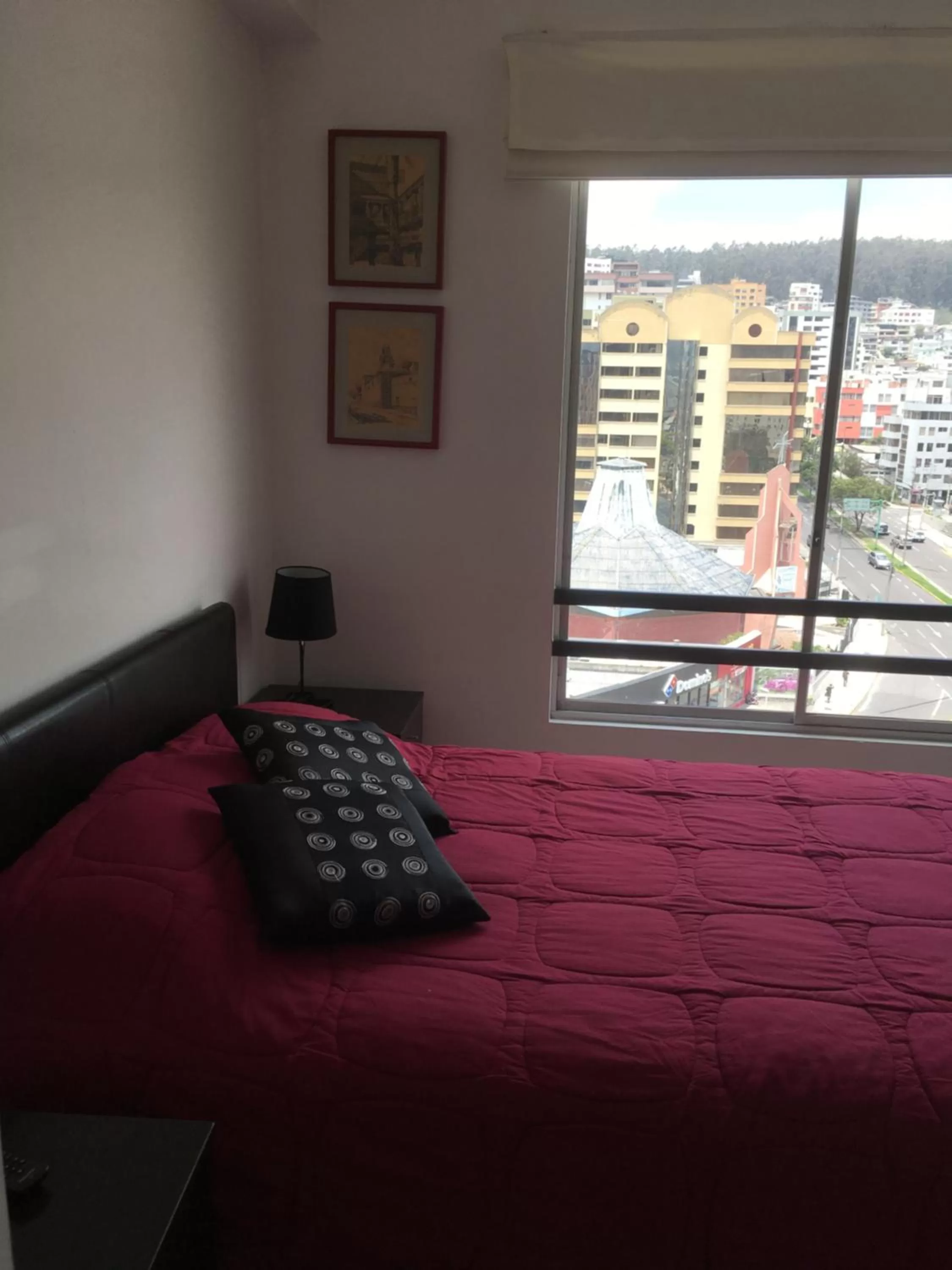 Bedroom, Bed in Suites Parque Real