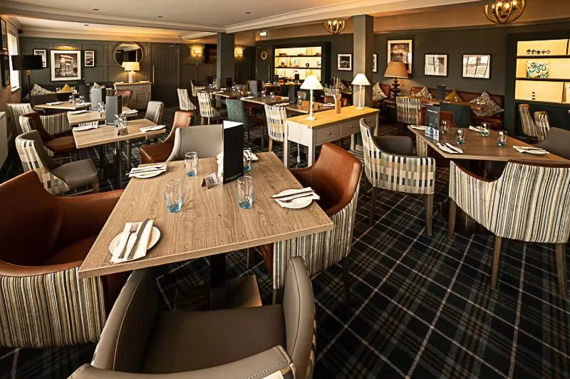 Restaurant/places to eat in Dunmuir Hotel