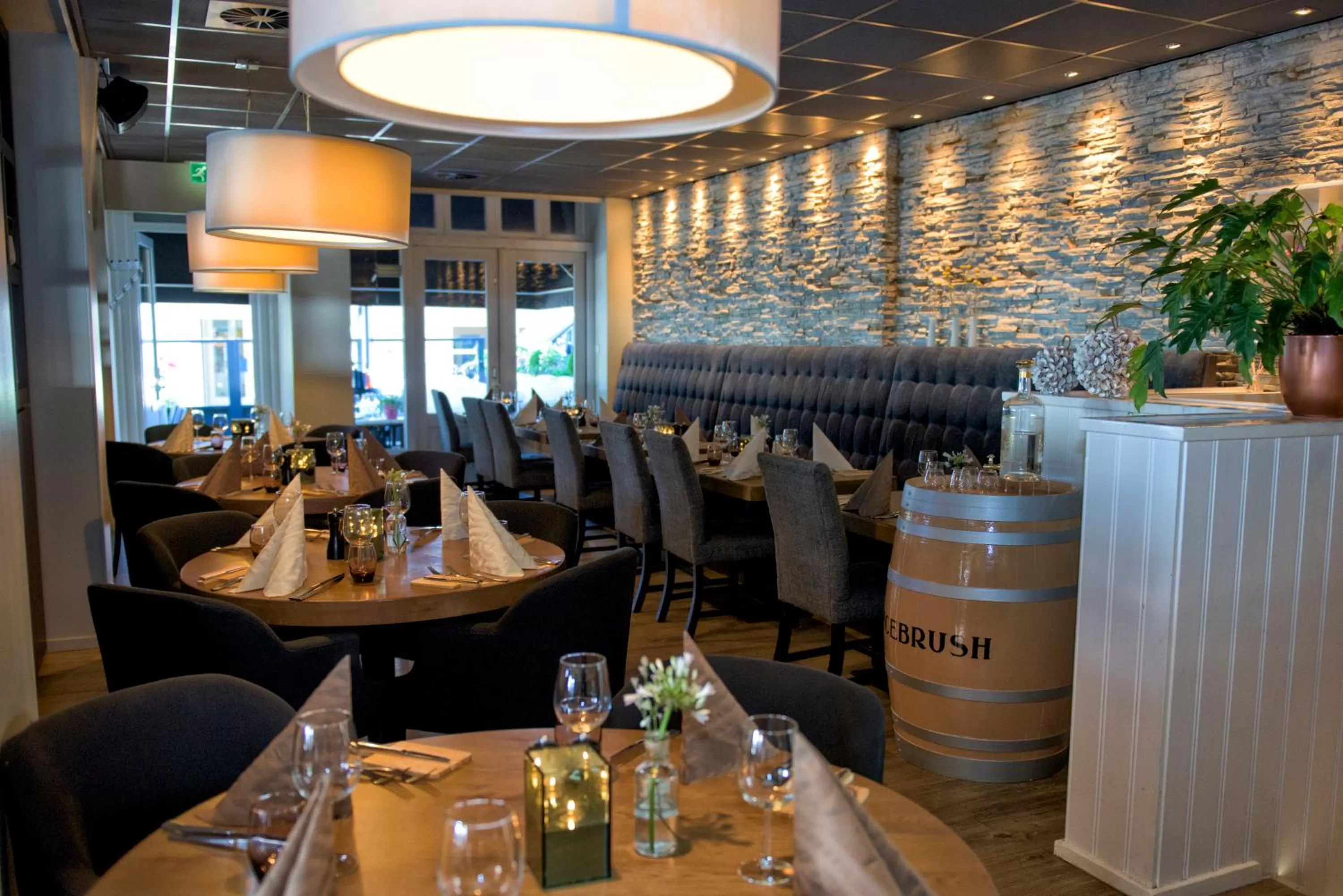 Restaurant/places to eat in Hotel et le Cafe de Paris