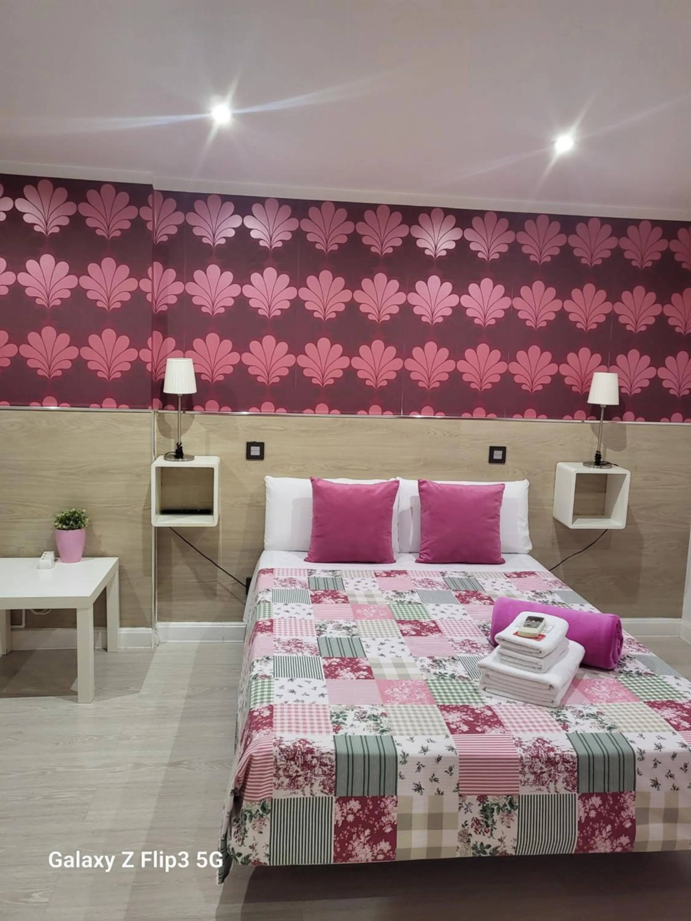 Bed in Hostal Inn Madrid