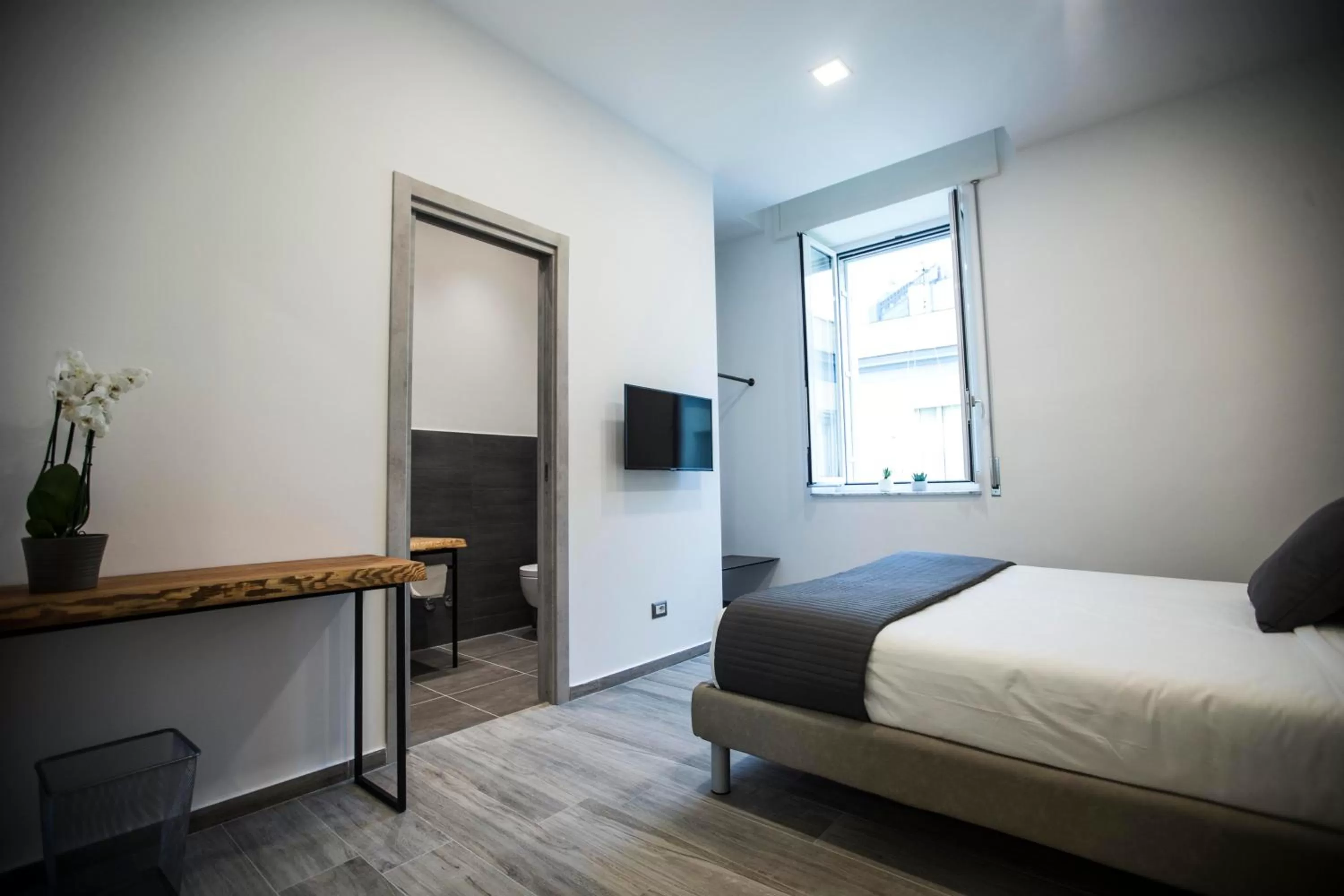 TV and multimedia, Bed in GB Central Station Napoli