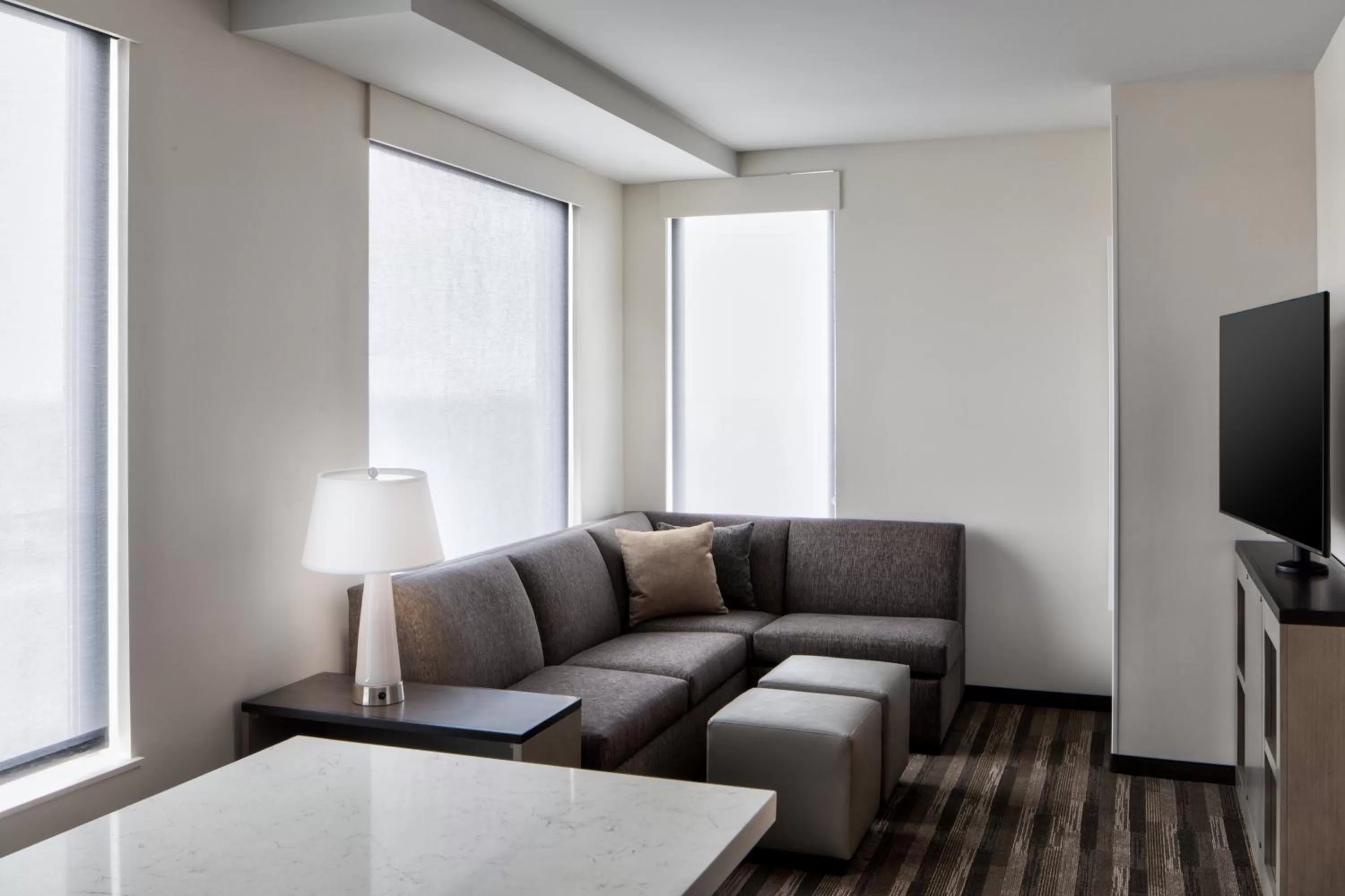 Seating area in Hyatt House Denver Aurora Anschutz Medical Campus