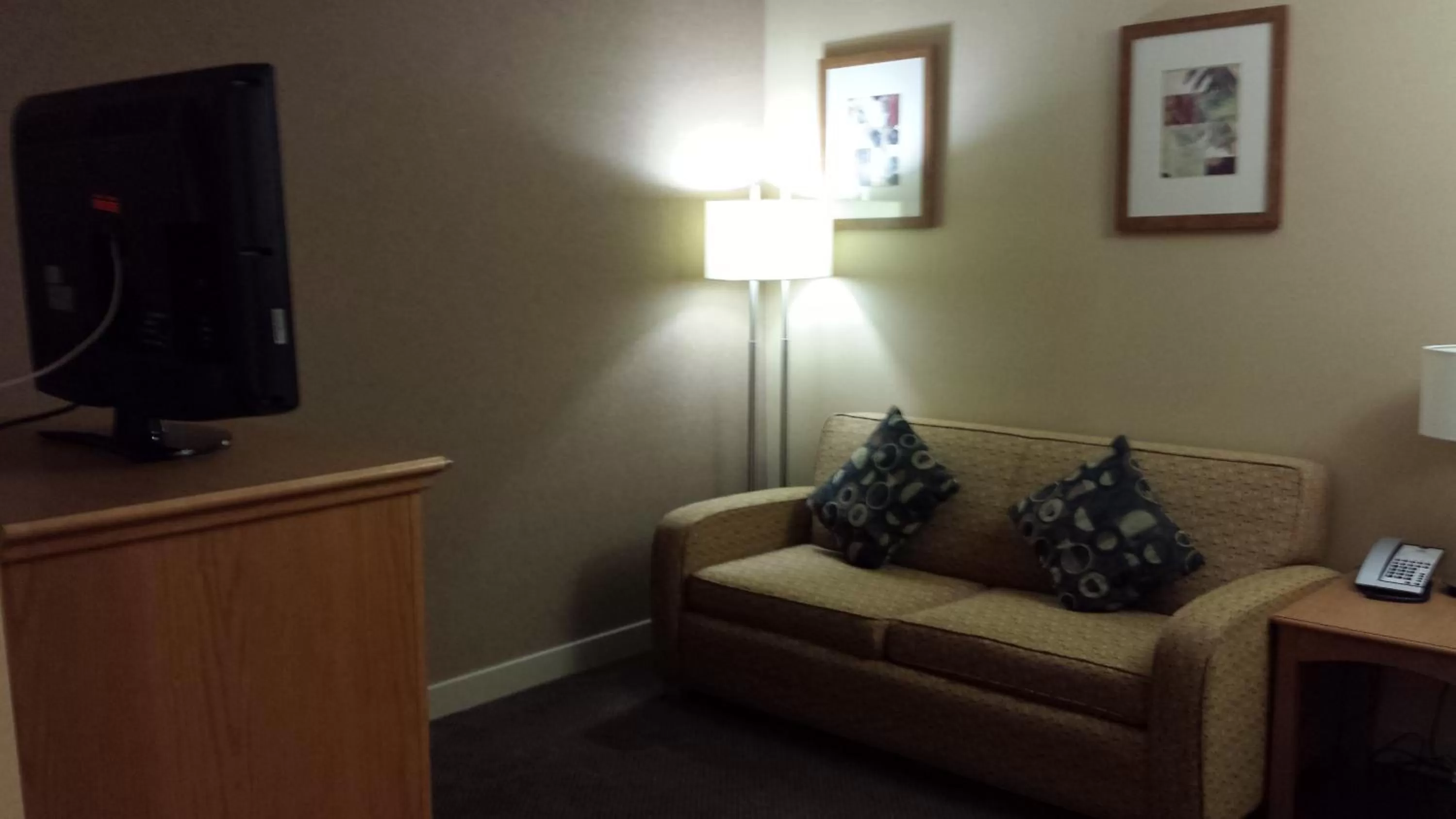 Living room in Days Inn & Suites by Wyndham West Edmonton