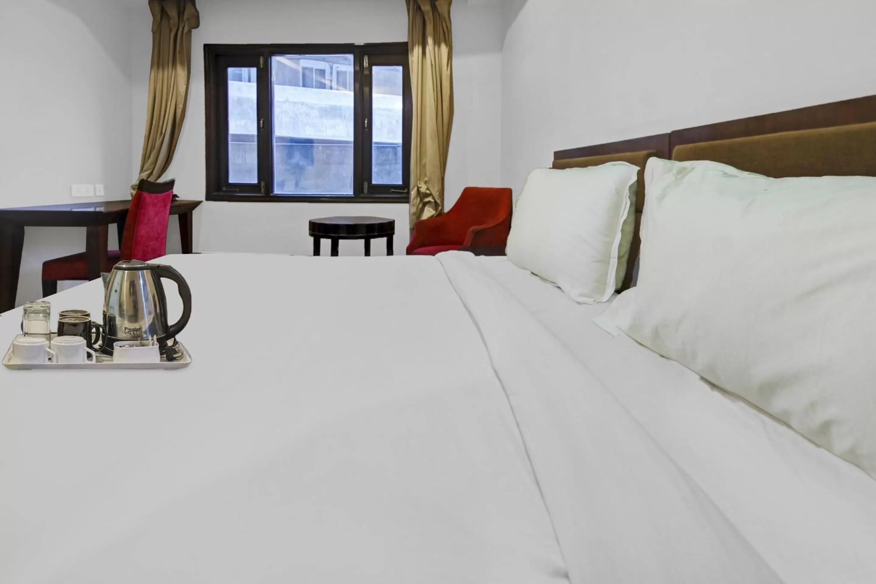 Bedroom, Bed in Super OYO Townhouse 132 Hotel The Grand