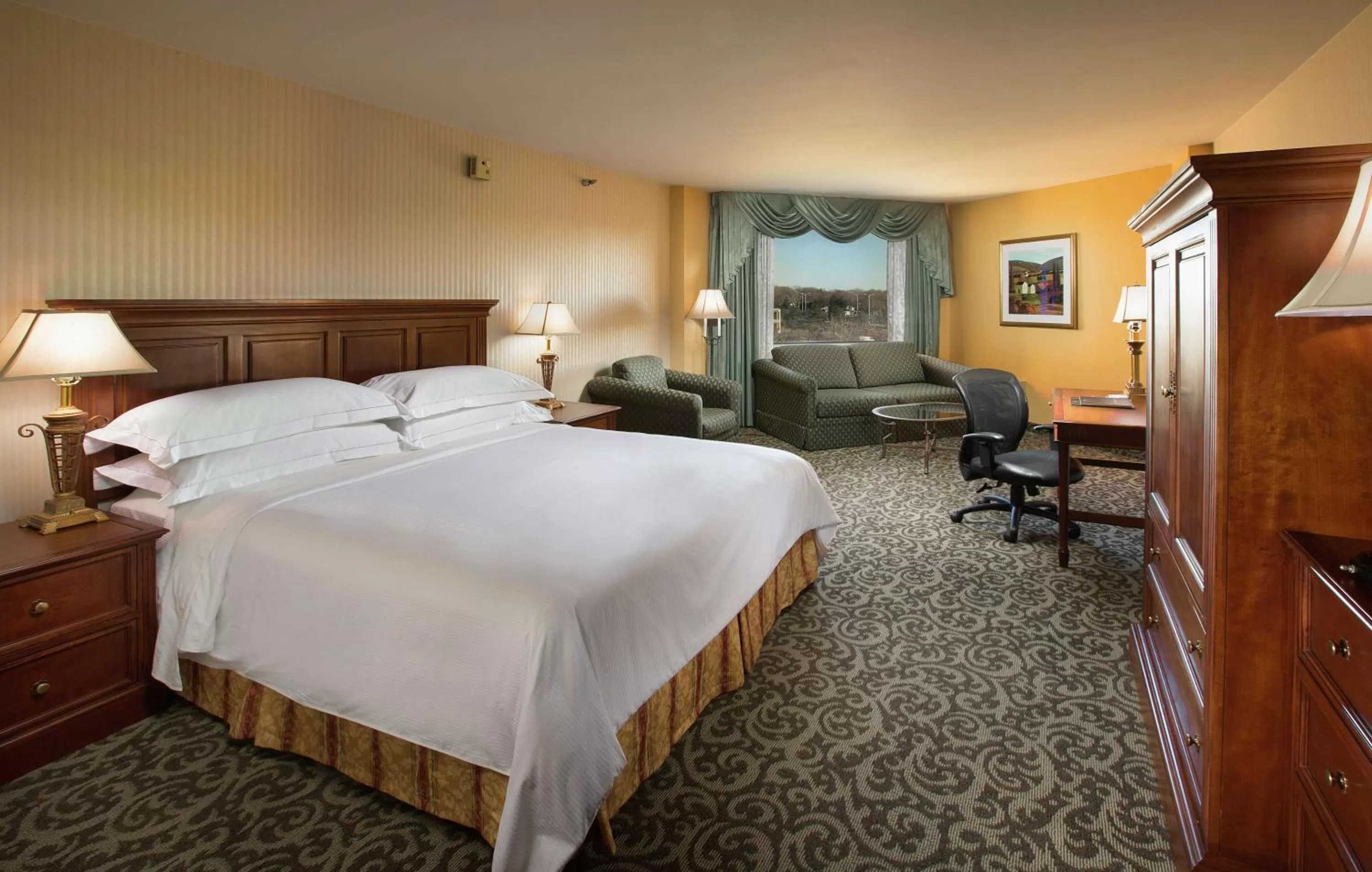 Bedroom, Bed in DoubleTree by Hilton Lisle Naperville