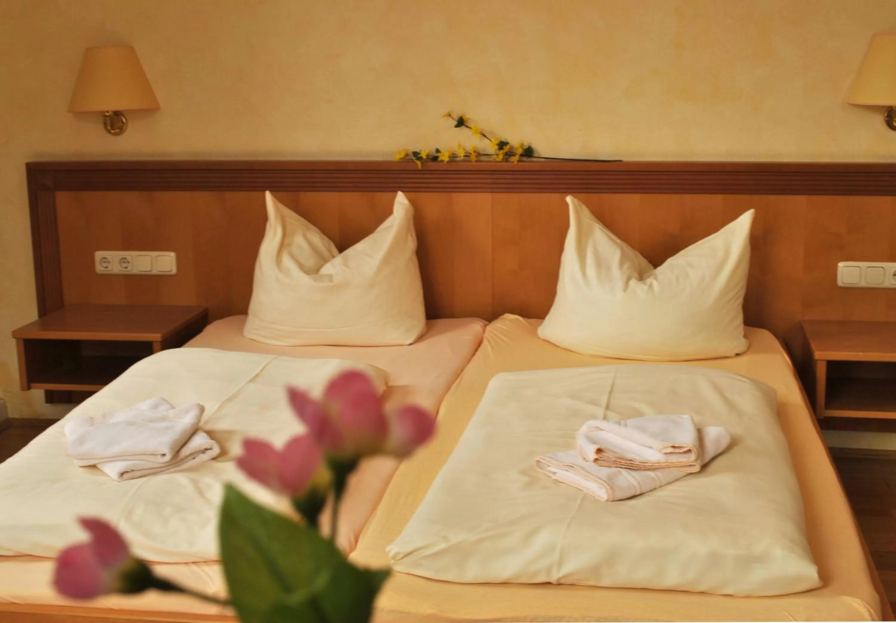 Bedroom, Bed in Gasthof Kampenwand Aschau