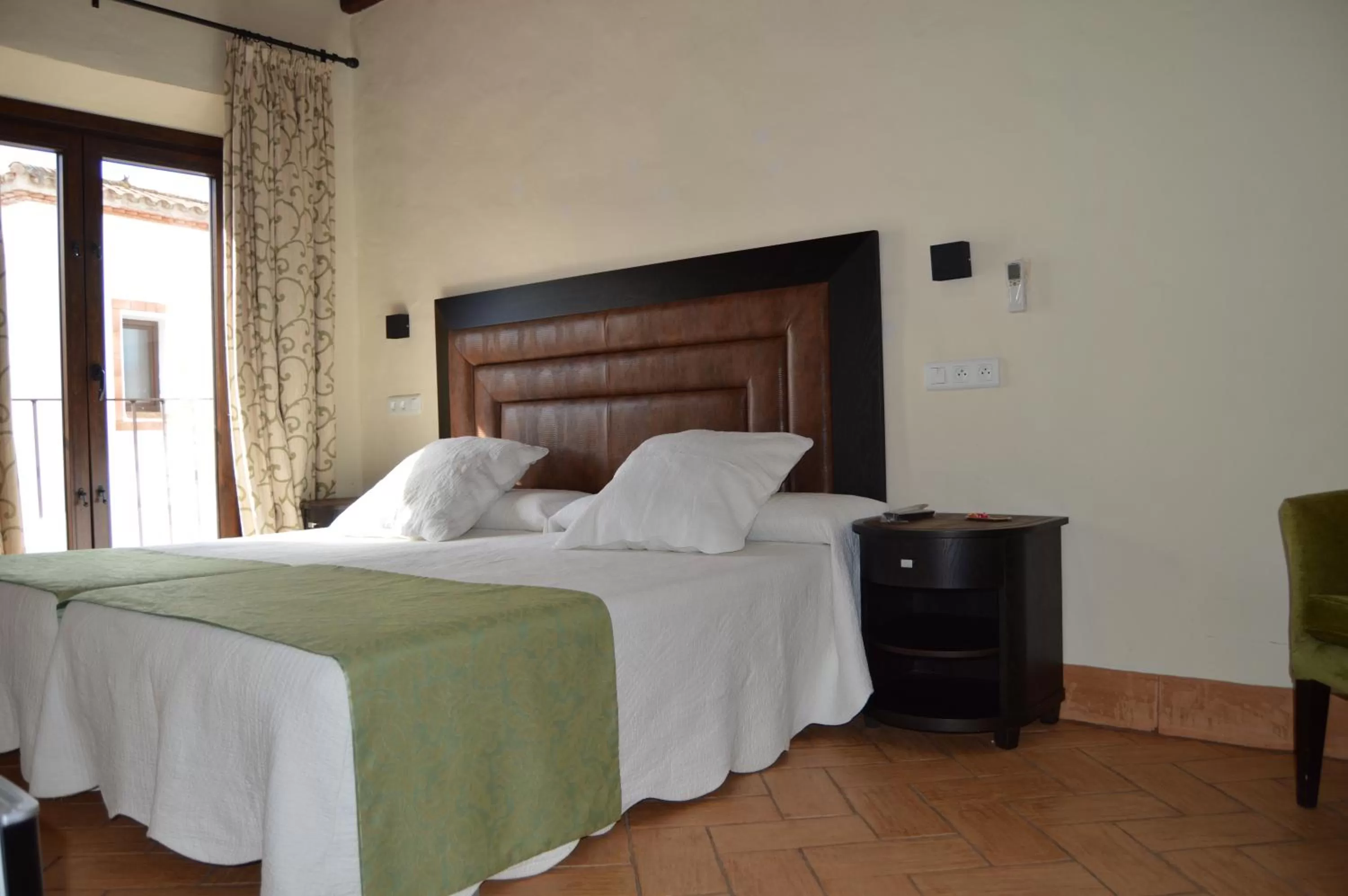 Bed in Apartamentos Turísticos - Hostal Los Alisos