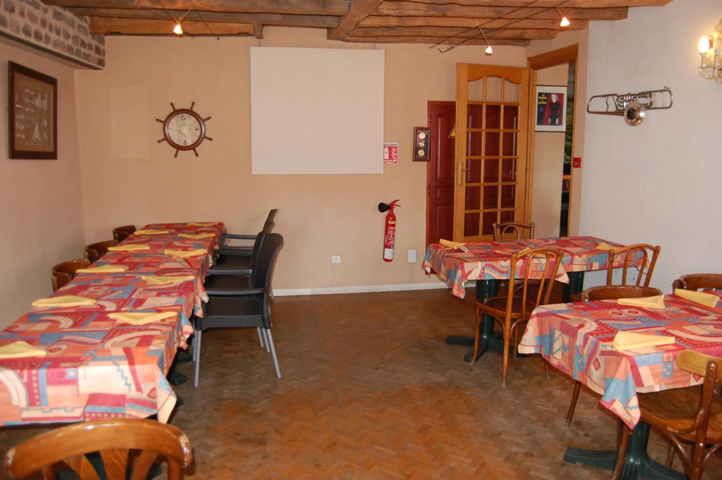 Restaurant/places to eat in Hôtel Restaurant La Belle Epoque