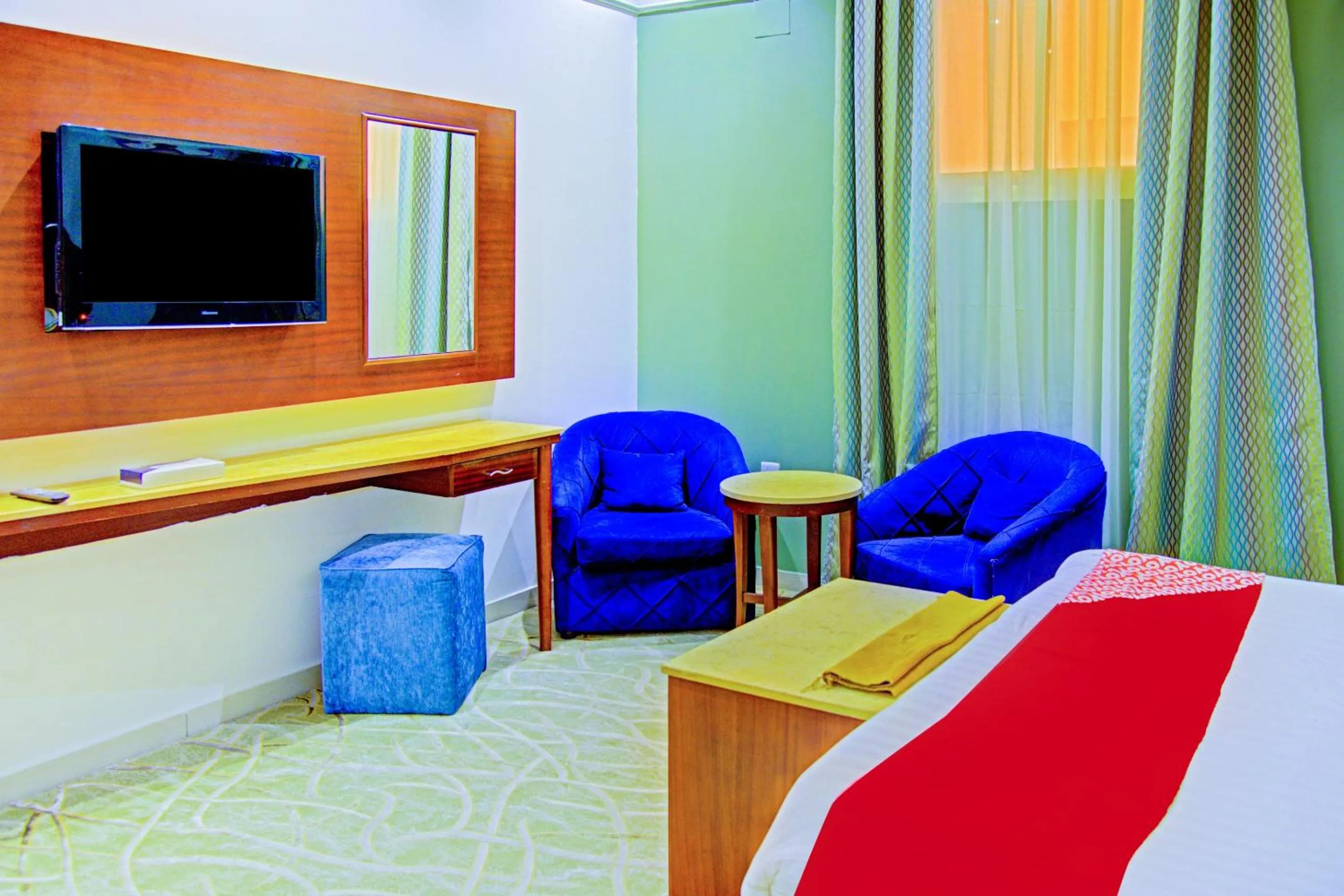 TV and multimedia, Seating Area in OYO 401 Al Zaidan For Furnished Units