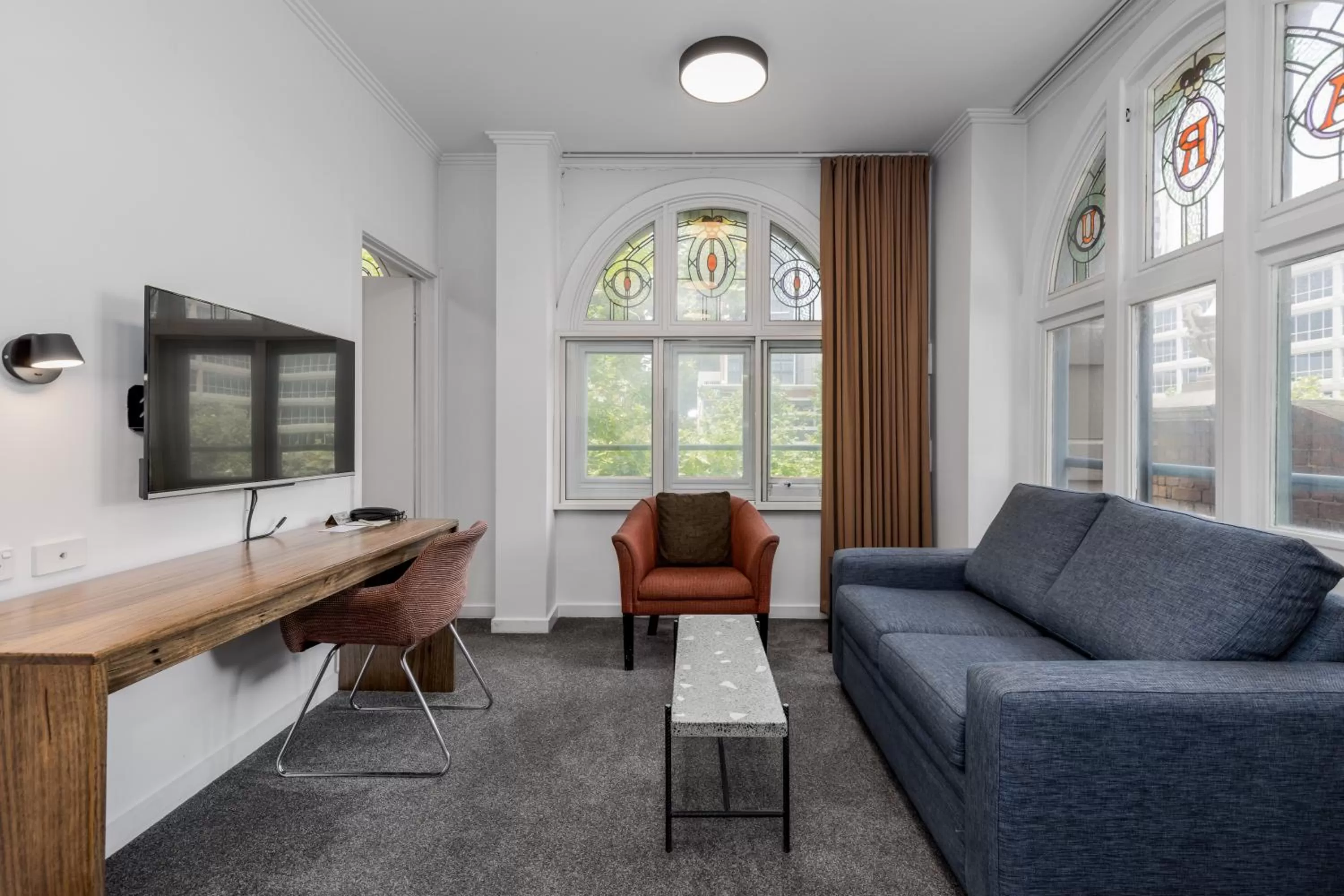 TV and multimedia in Alto Hotel On Bourke