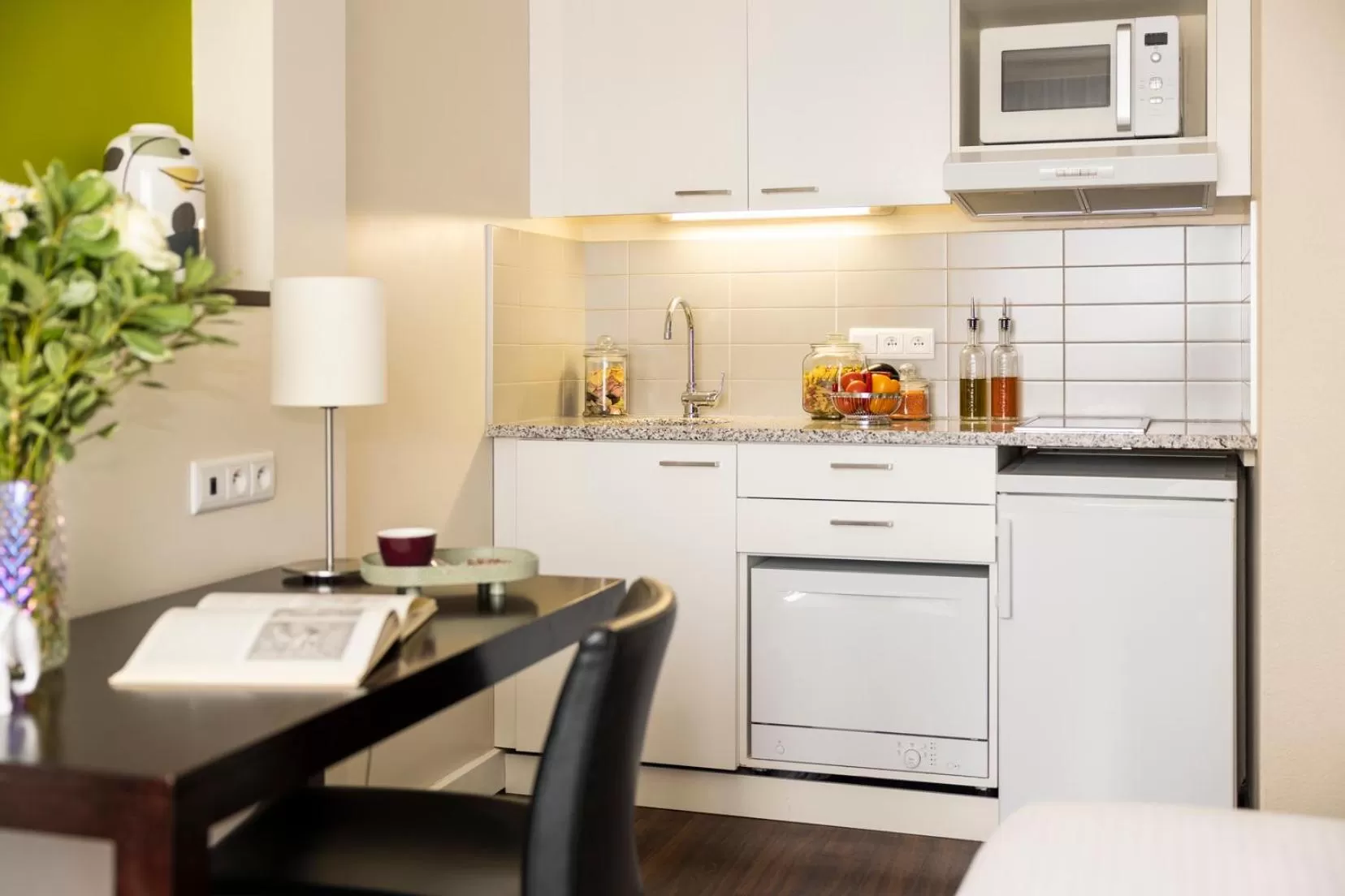 Kitchen or kitchenette in Citadines Sainte-Catherine Brussels