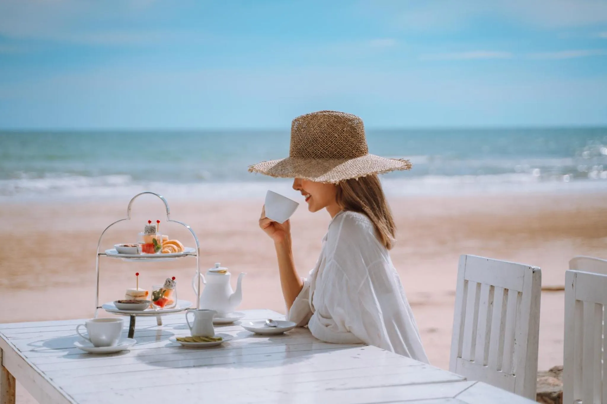 People in Chaolao Tosang Beach Hotel