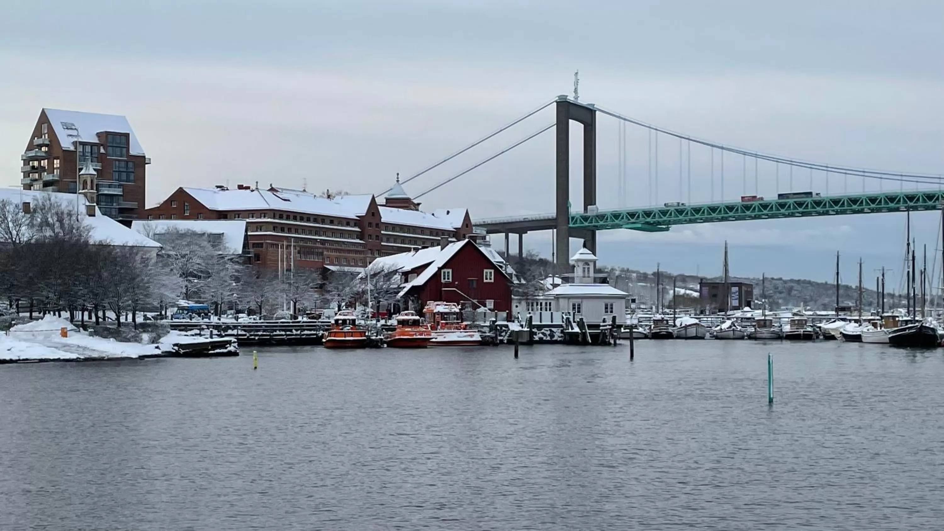 Property building in Quality Hotel Waterfront