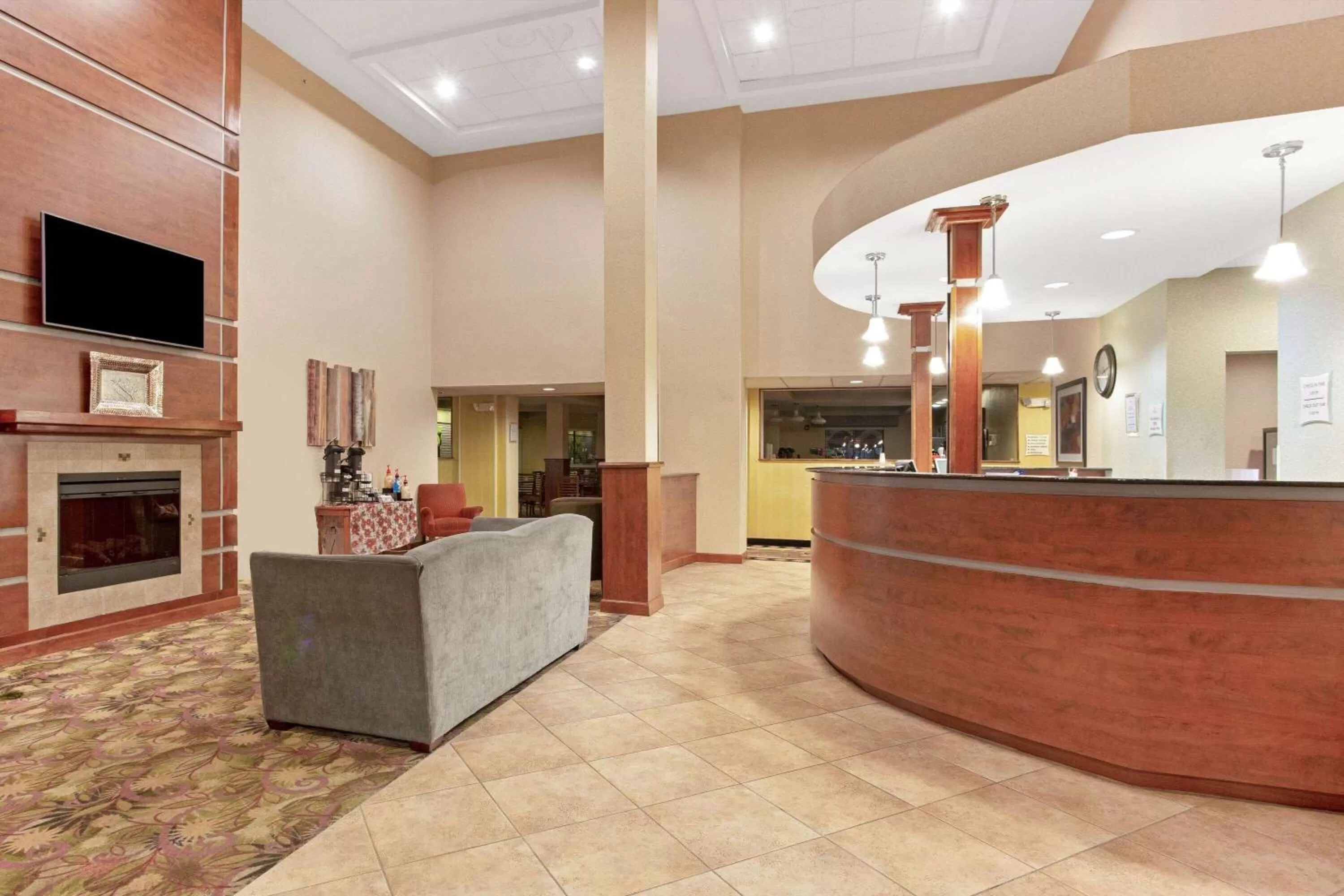 Lobby or reception in La Quinta by Wyndham Richmond - Kings Dominion