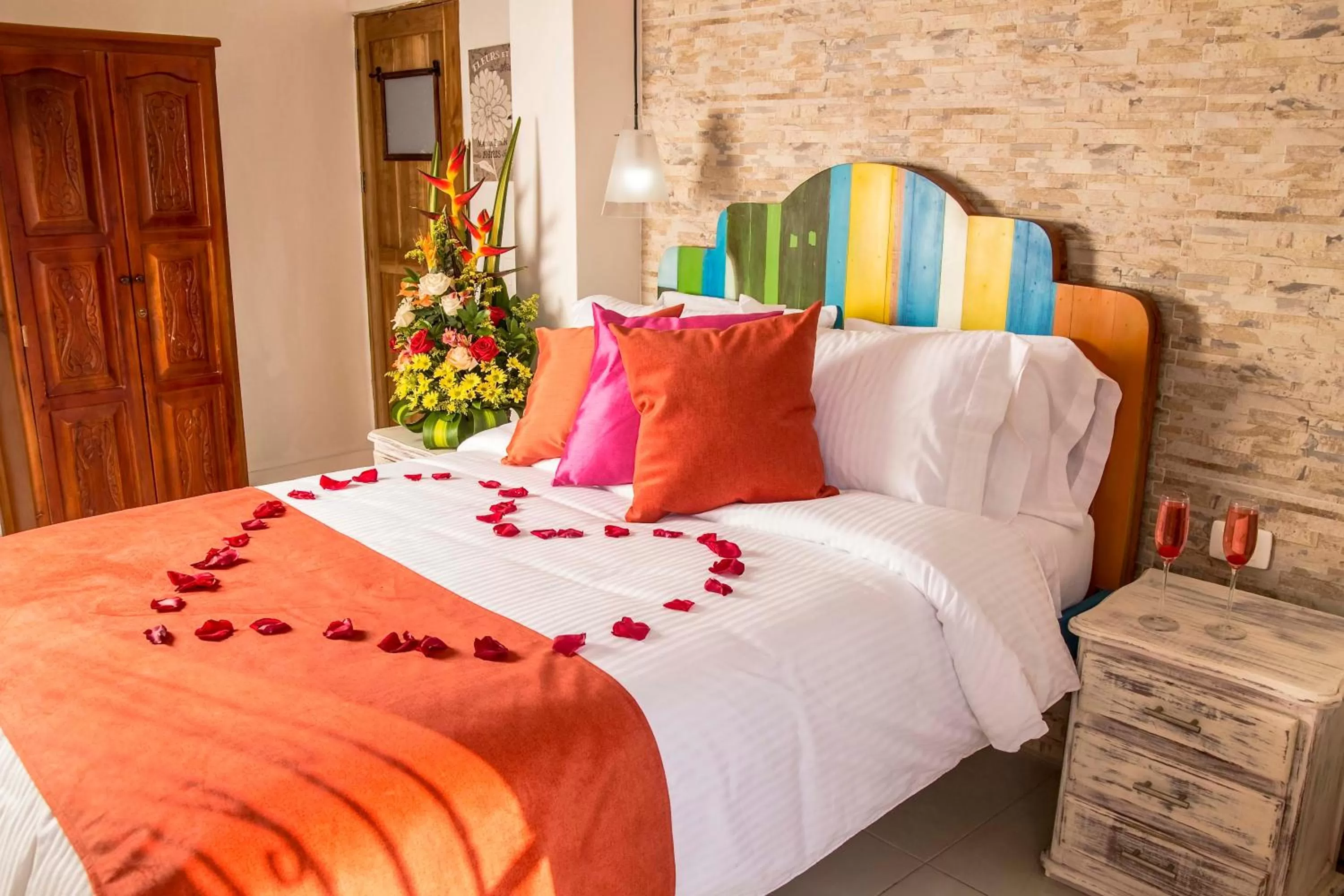 Photo of the whole room, Bed in Voilá Signature Casa Isabel